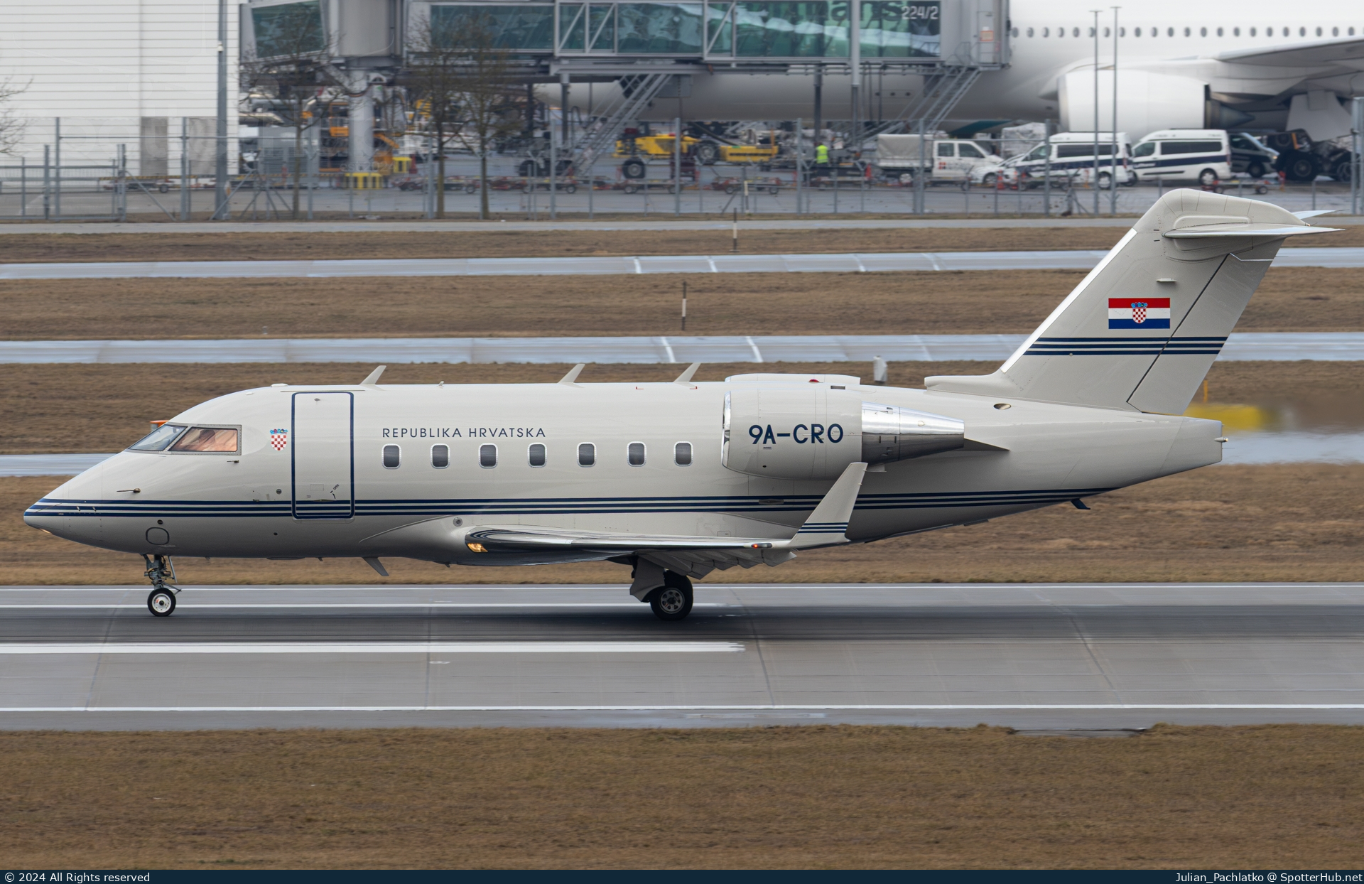 Photo of 9A-CRO - Bombardier Challenger 604 operated by Government of Croatia