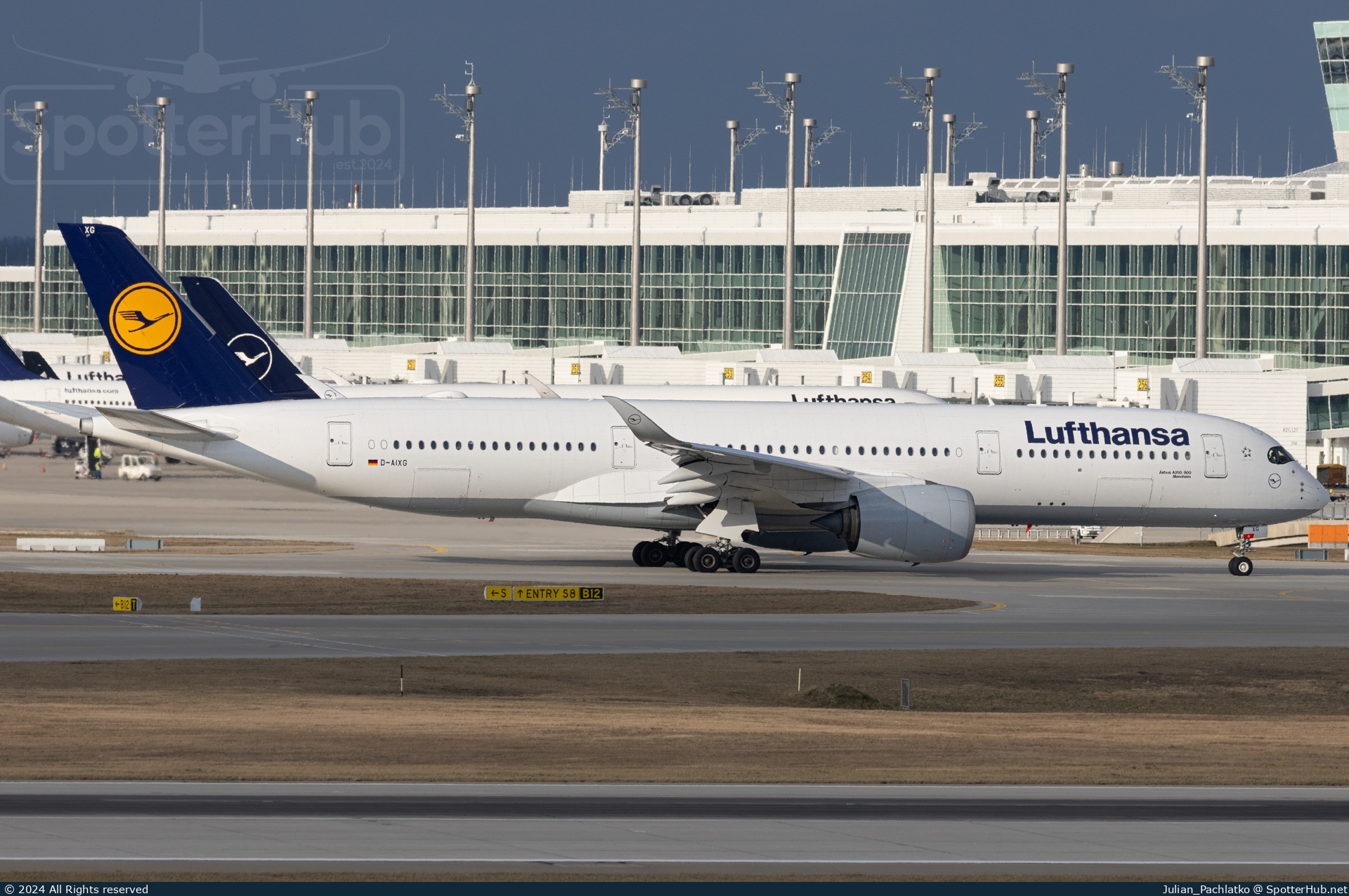 Photo of D-AIXG - Airbus A350-941 operated by Lufthansa