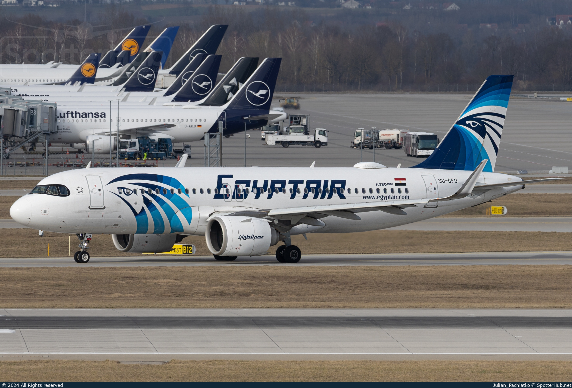 Photo of SU-GFO - Airbus A320-251N operated by Egyptair