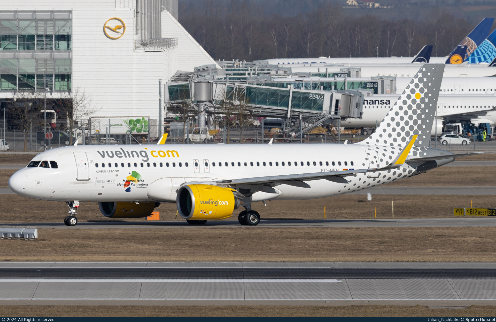 Photo of EC-NFH - Airbus A320-271N operated by Vueling
