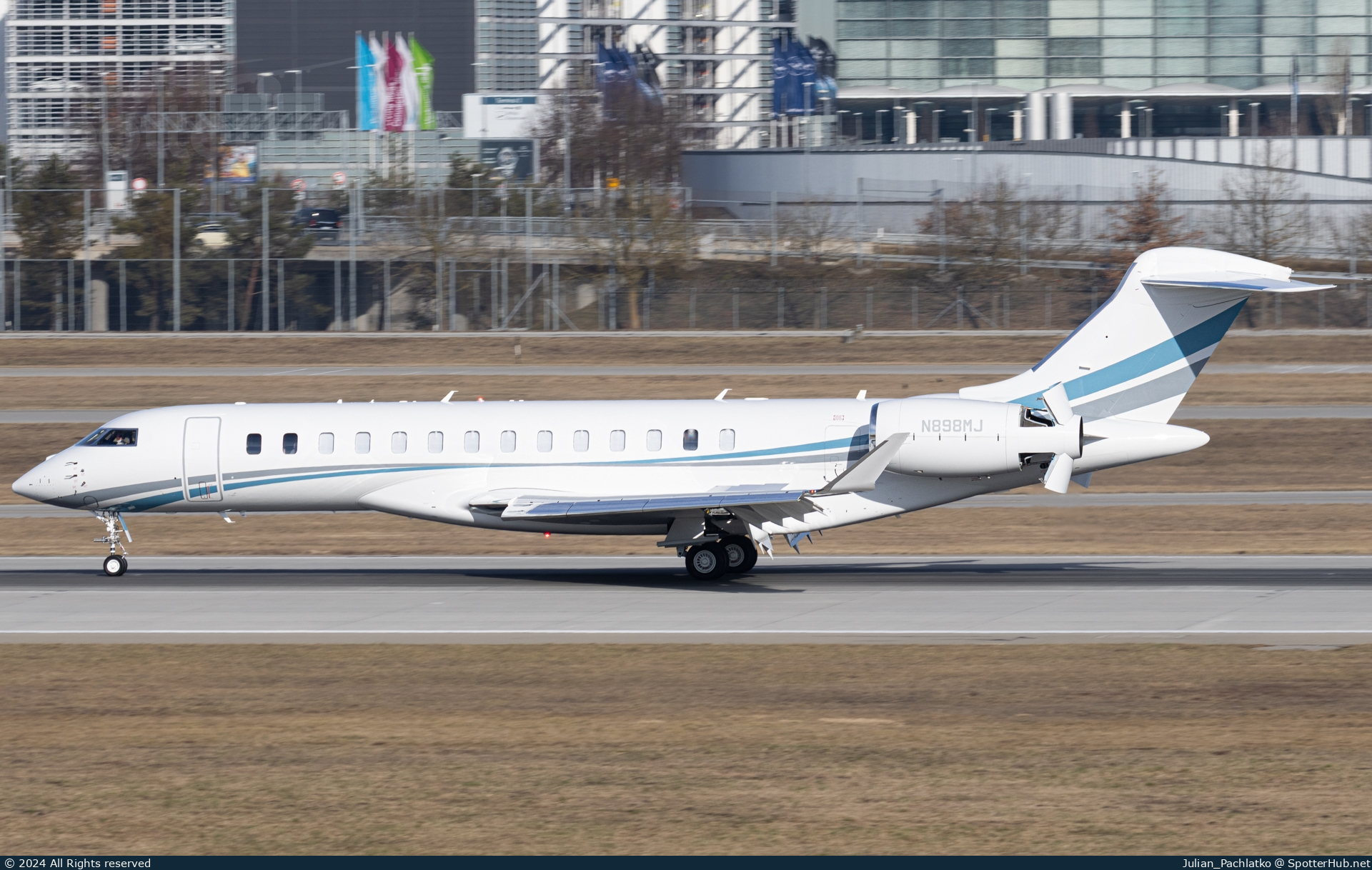 Photo of N898MJ - Bombardier Global 7500 operated by Executive Jet Management