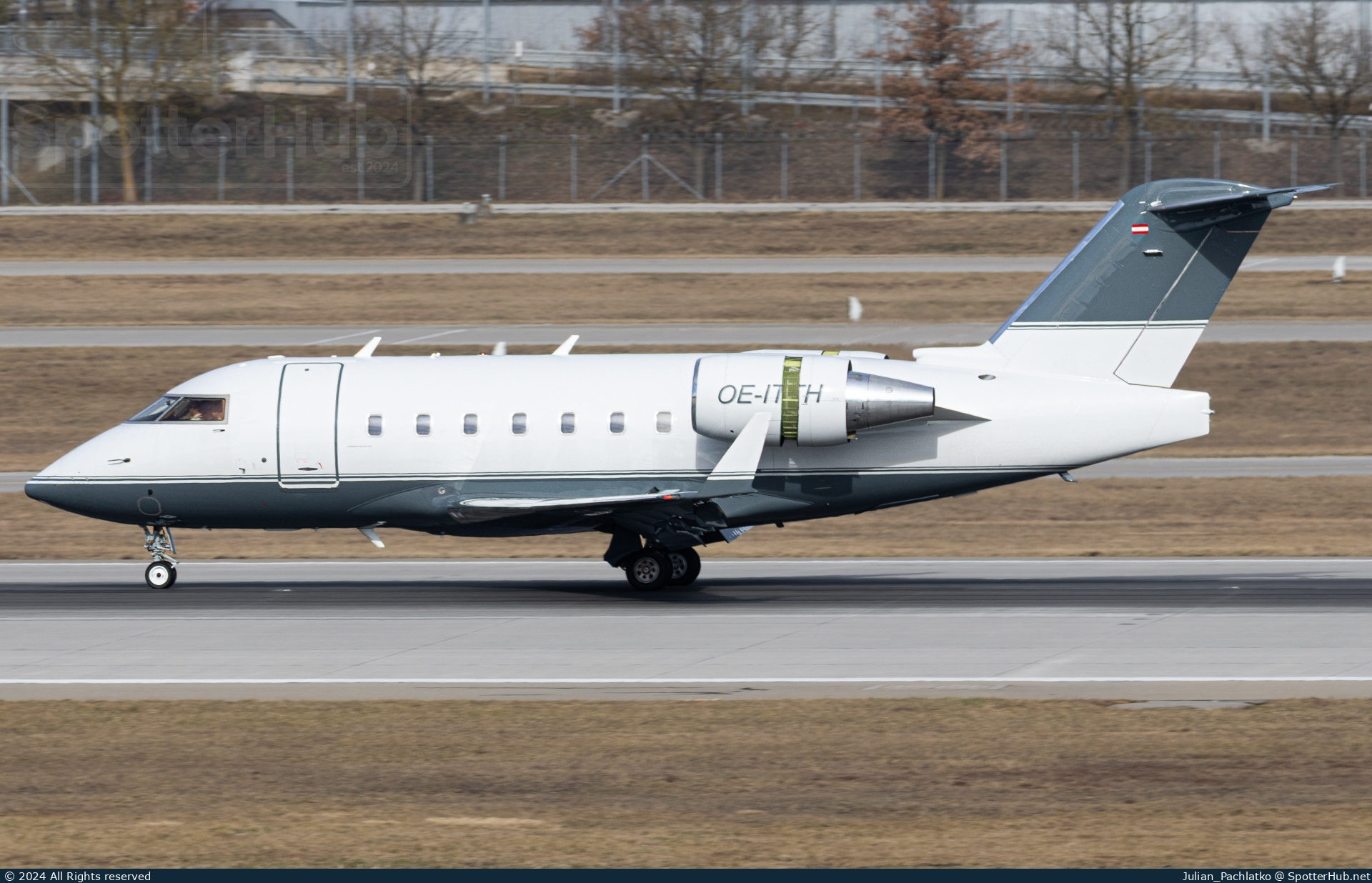 Photo of OE-ITH - Bombardier Challenger 604 operated by Air Independence