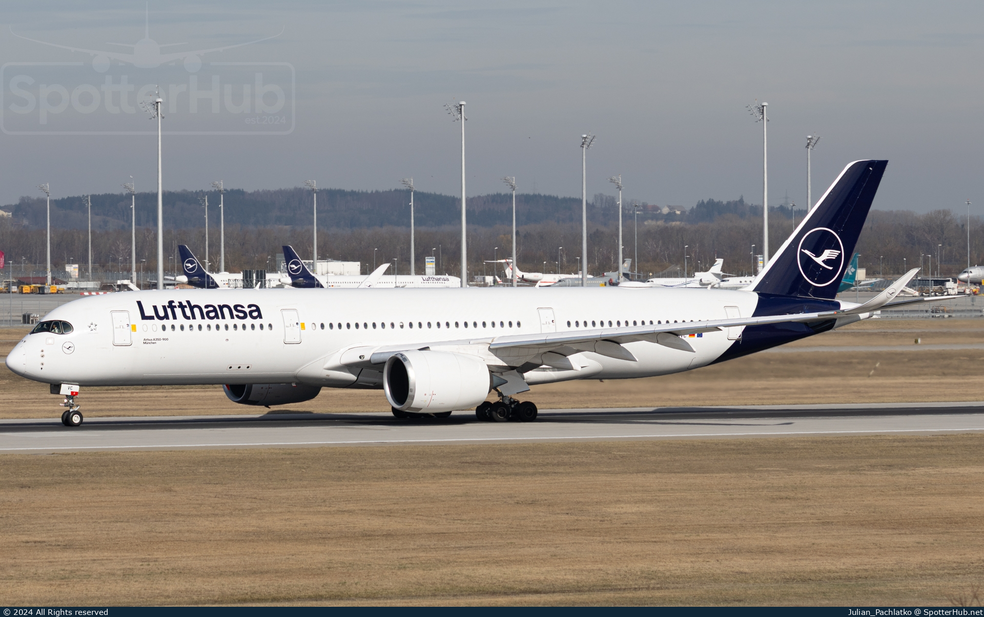 Photo of D-AIVC - Airbus A350-941 operated by Lufthansa