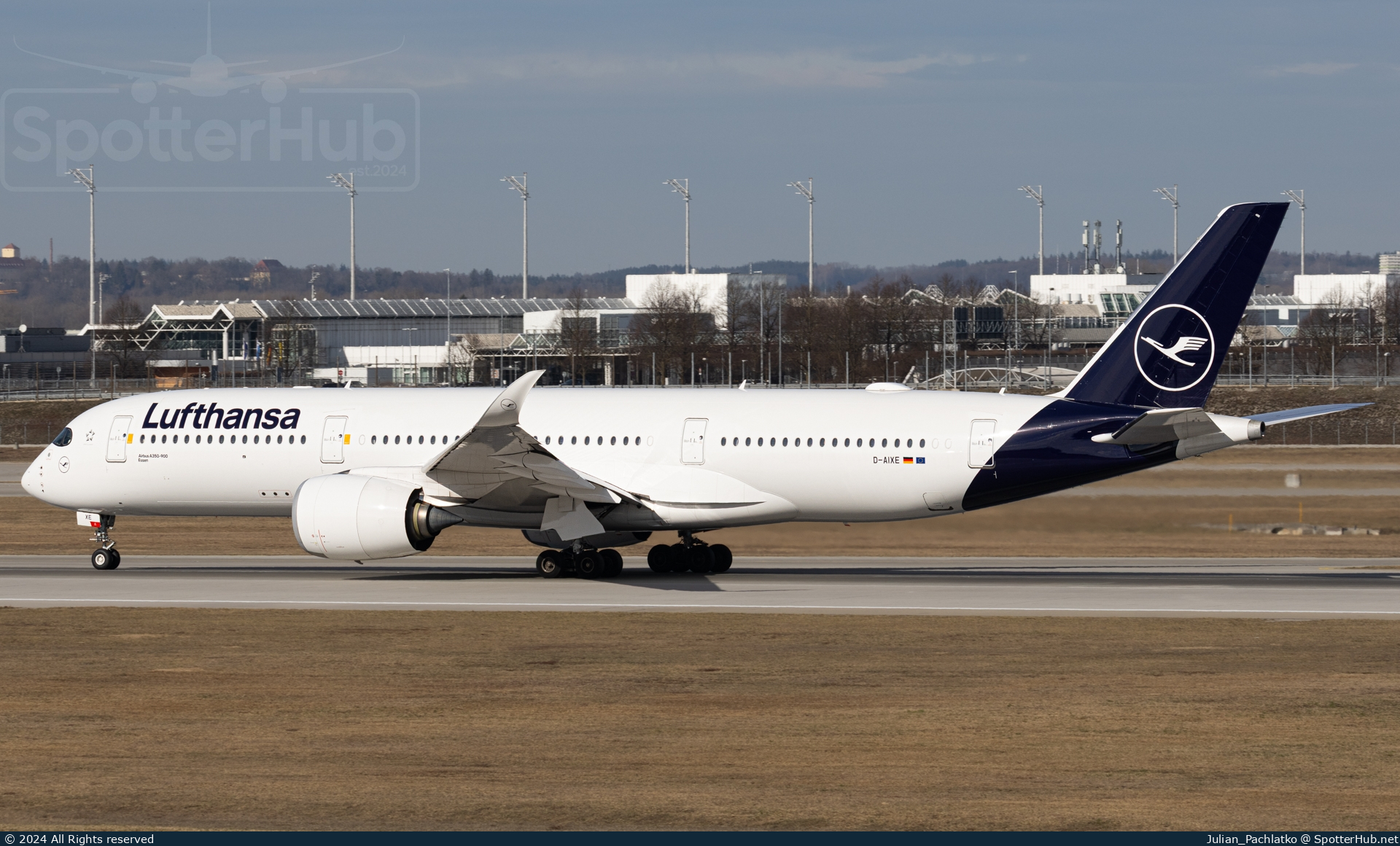 Photo of D-AIXE - Airbus A350-941 operated by Lufthansa