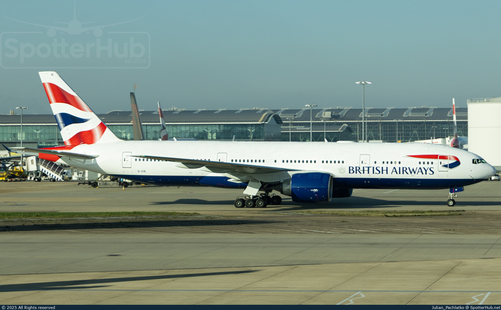 Photo of G-VIIK - Boeing 777-236(ER) operated by British Airways