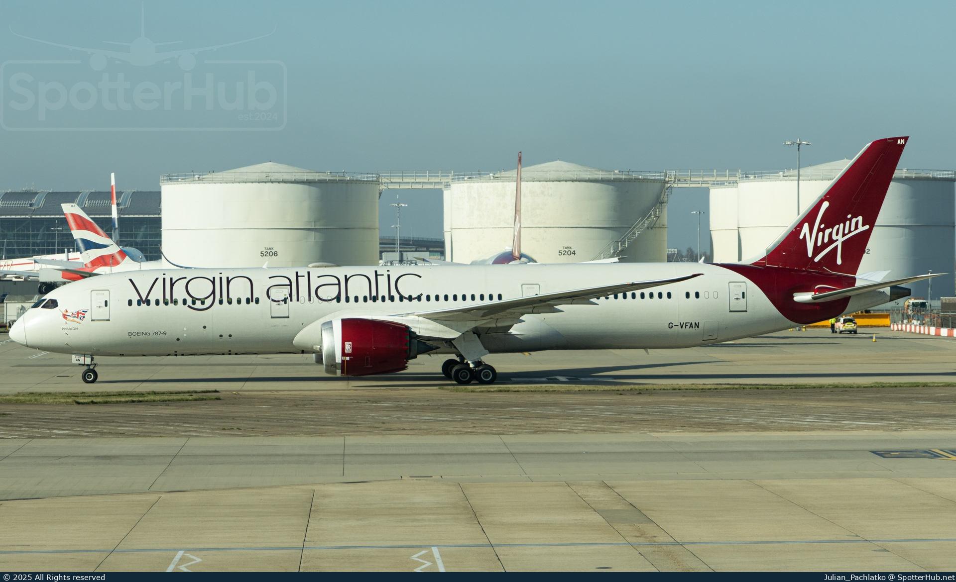 Photo of G-VFAN - Boeing 787-9 Dreamliner operated by Virgin Atlantic Airways