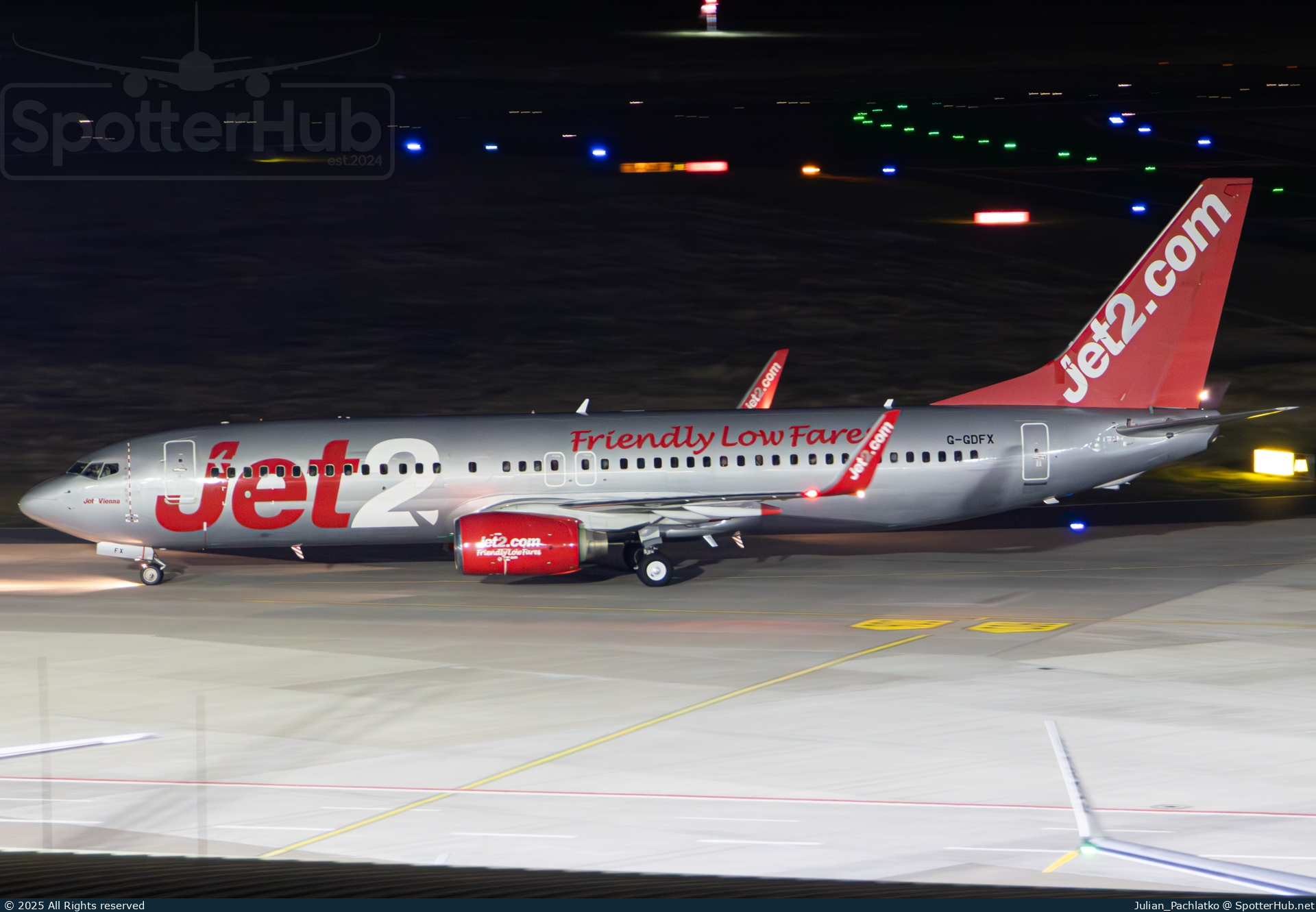 Photo of G-GDFX - Boeing 737-8K5 operated by Jet2