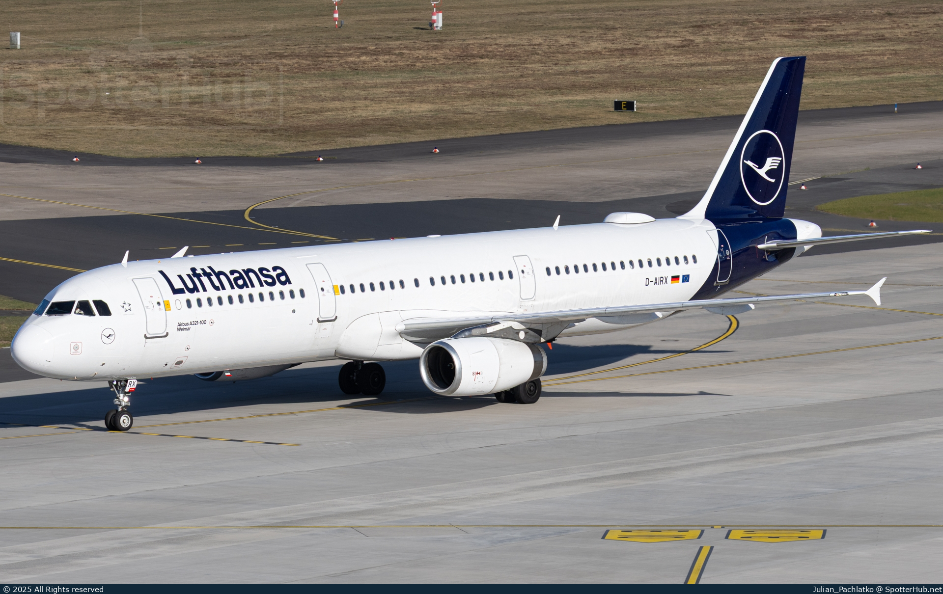 Photo of D-AIRX - Airbus A321-131 operated by Lufthansa