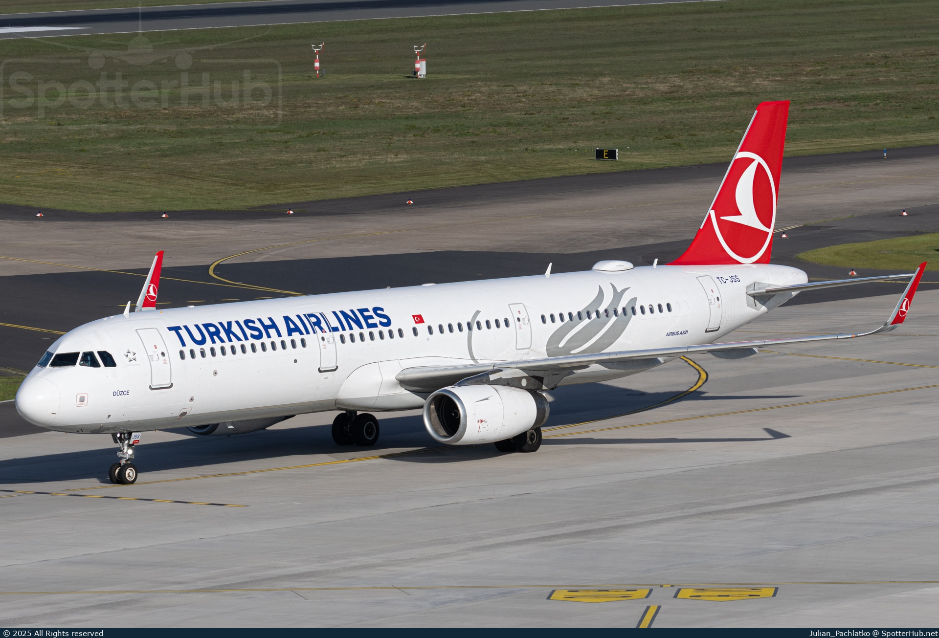 Photo of TC-JSS - Airbus A321-231 operated by Turkish Airlines