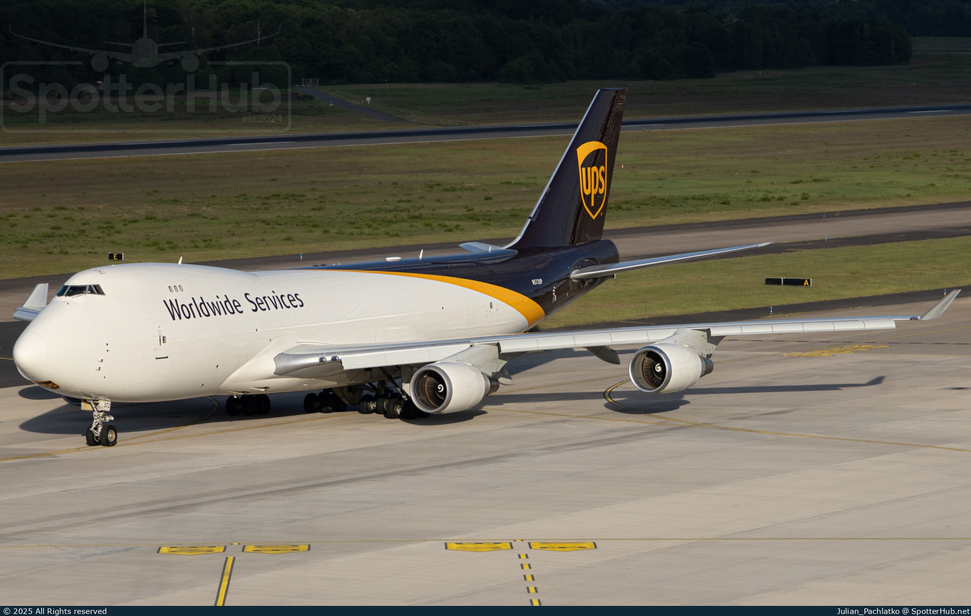Photo of N572UP - Boeing 747-44AF operated by UPS United Parcel Service