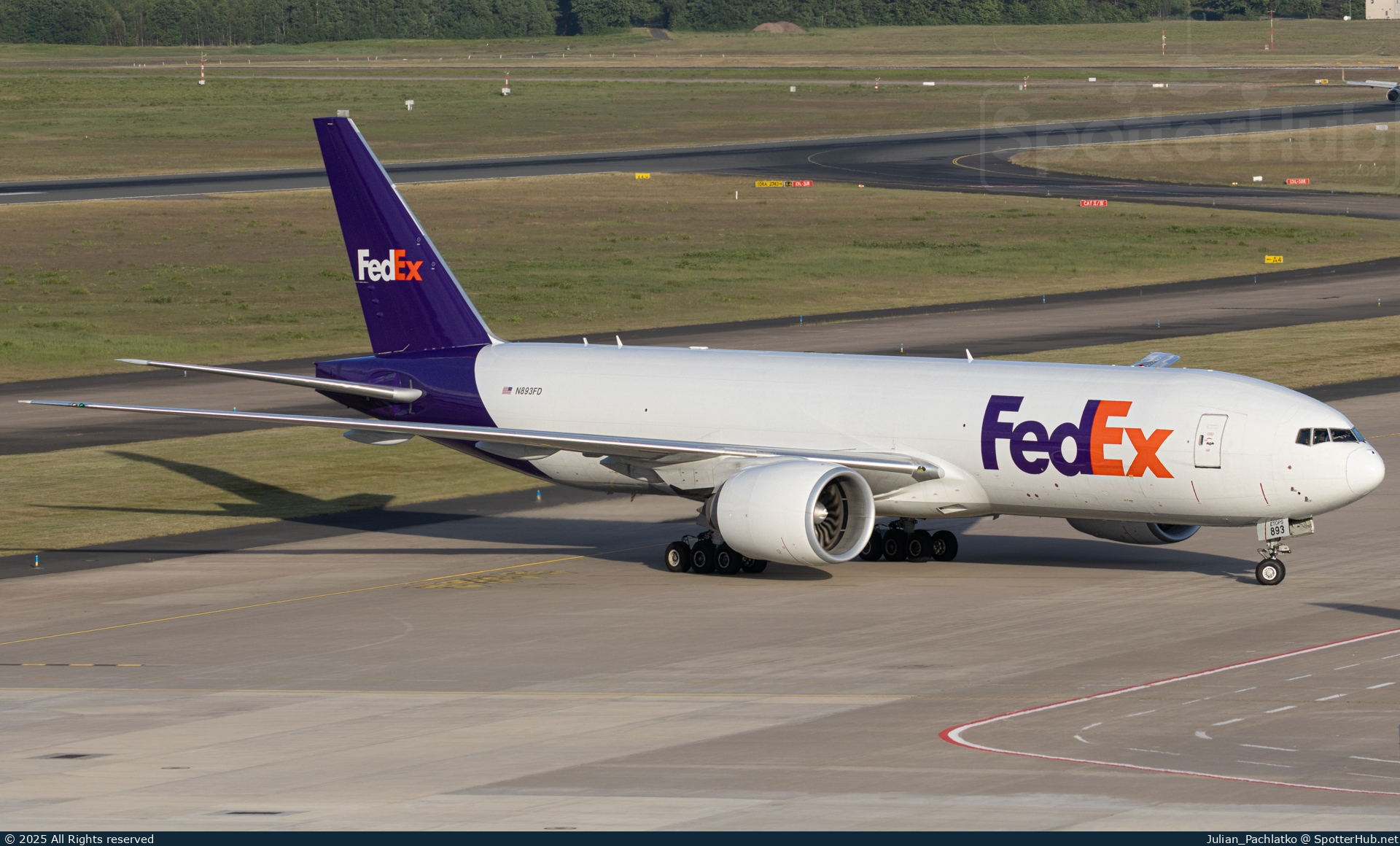 Photo of N893FD - Boeing 777-F operated by FedEx