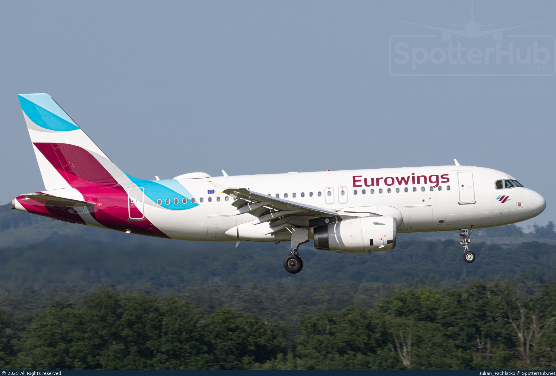 Photo of D-AGWA - Airbus A319-132 operated by Eurowings