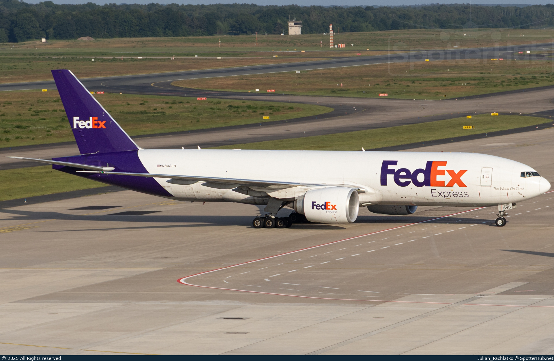 Photo of N848FD - Boeing 777-F operated by FedEx