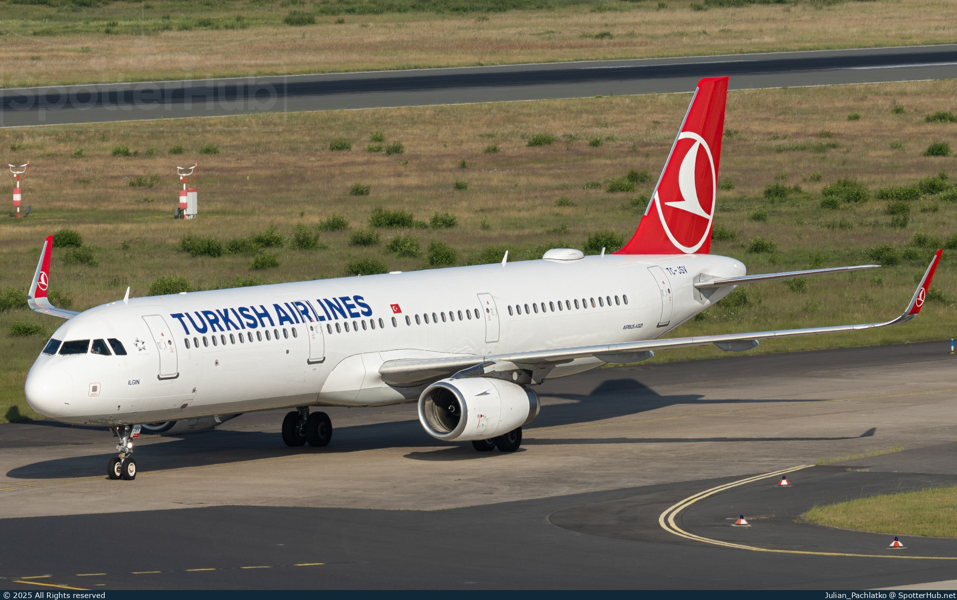 Photo of TC-JSV - Airbus A321-231 operated by Turkish Airlines