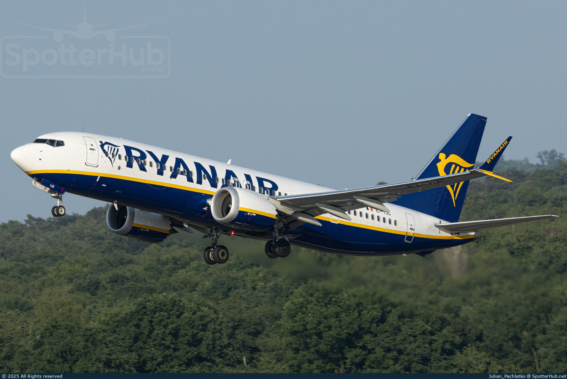 Photo of EI-IJC - Boeing 737 MAX 8-200 operated by Ryanair