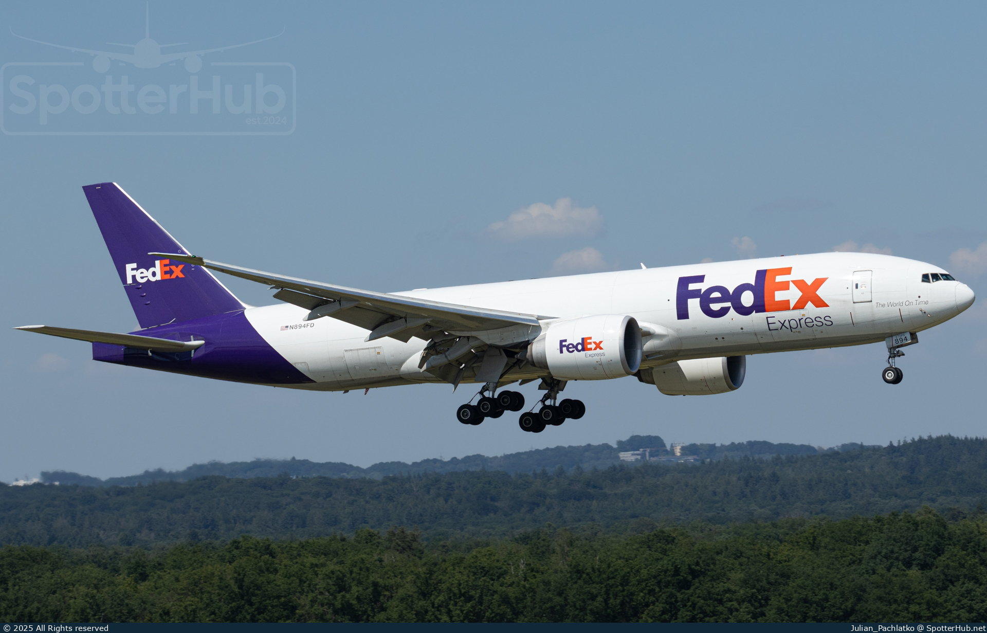 Photo of N894FD - Boeing 777-F operated by FedEx