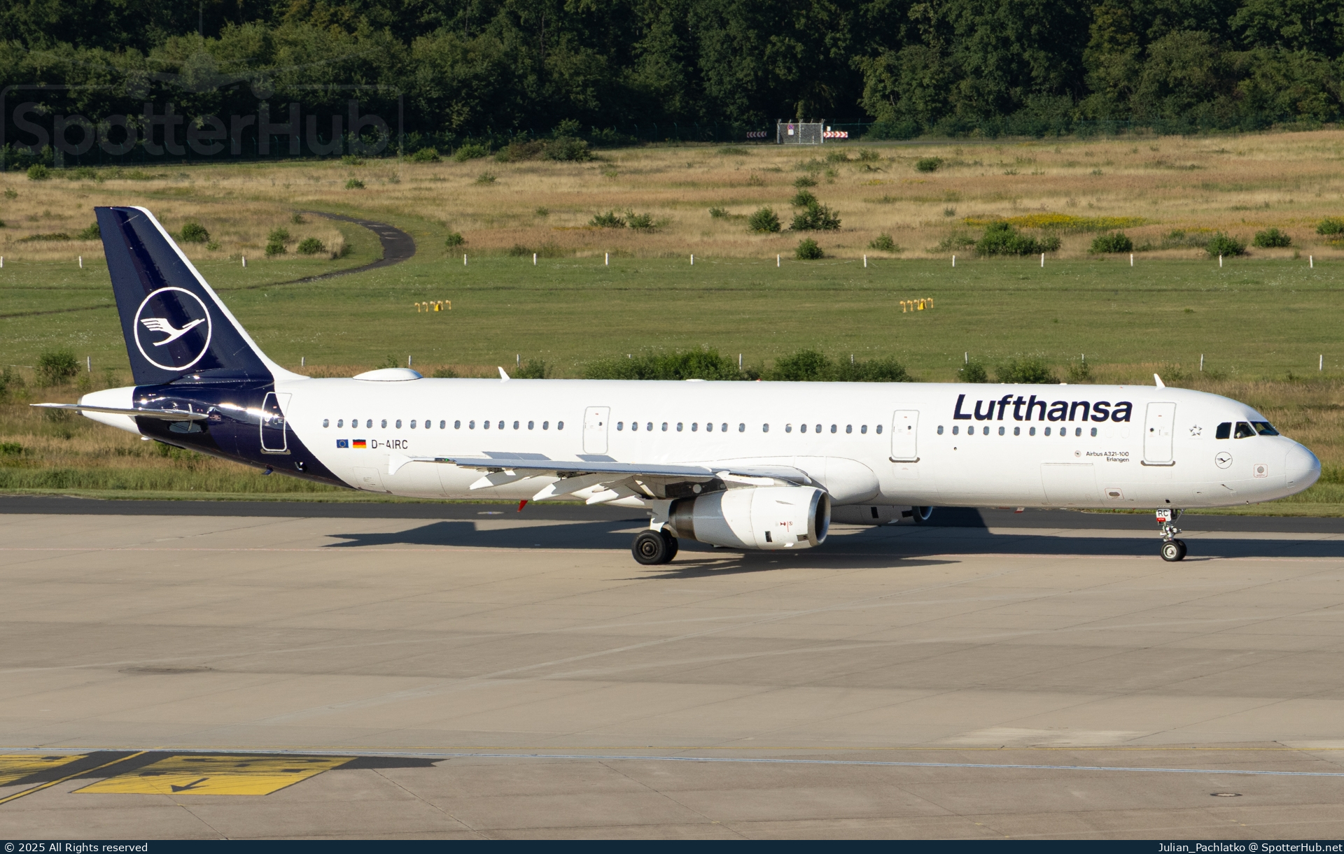 Photo of D-AIRC - Airbus A321-131 operated by Lufthansa