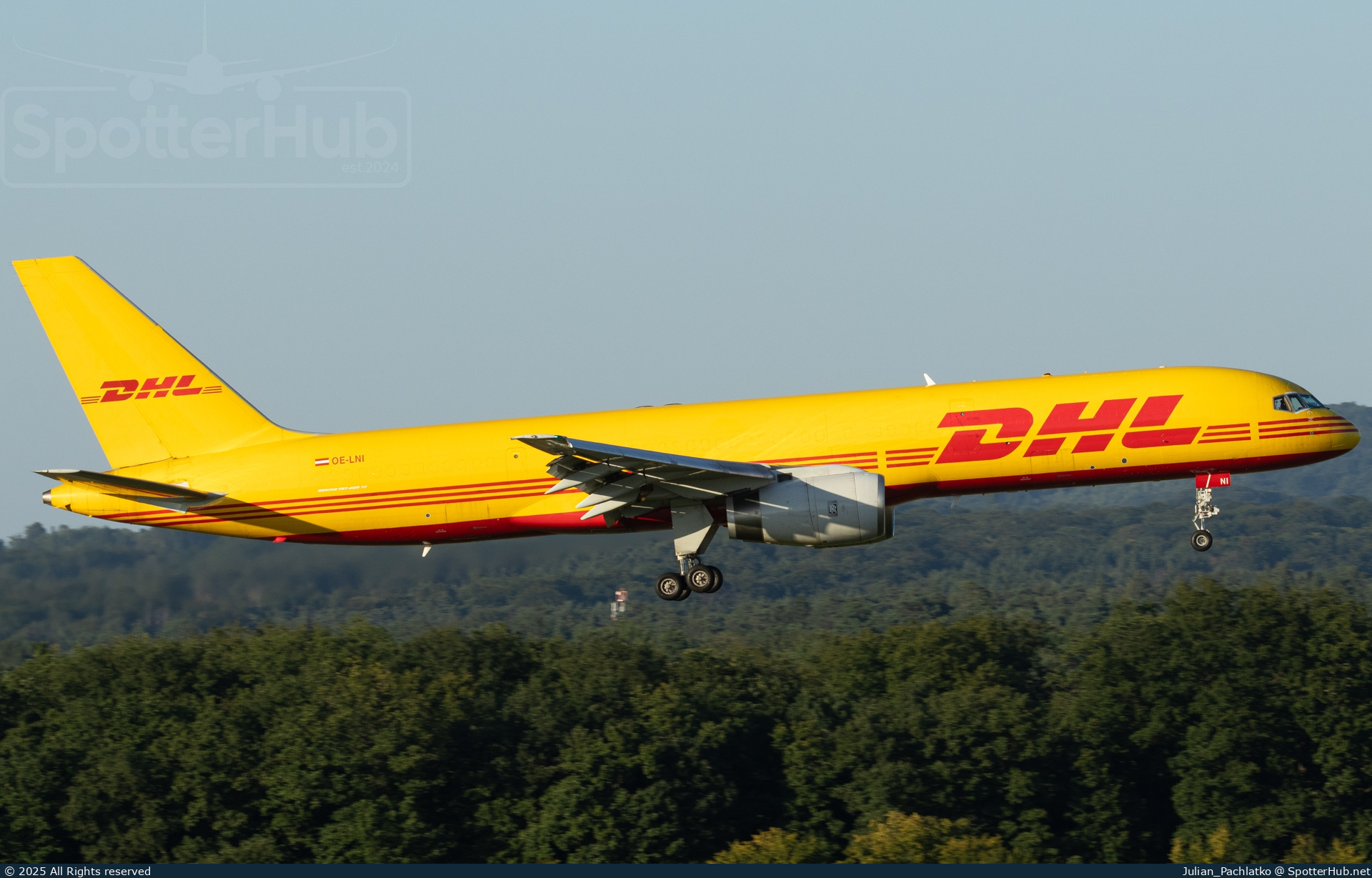 Photo of OE-LNI - Boeing 757-28A(PCF) operated by DHL Air Austria