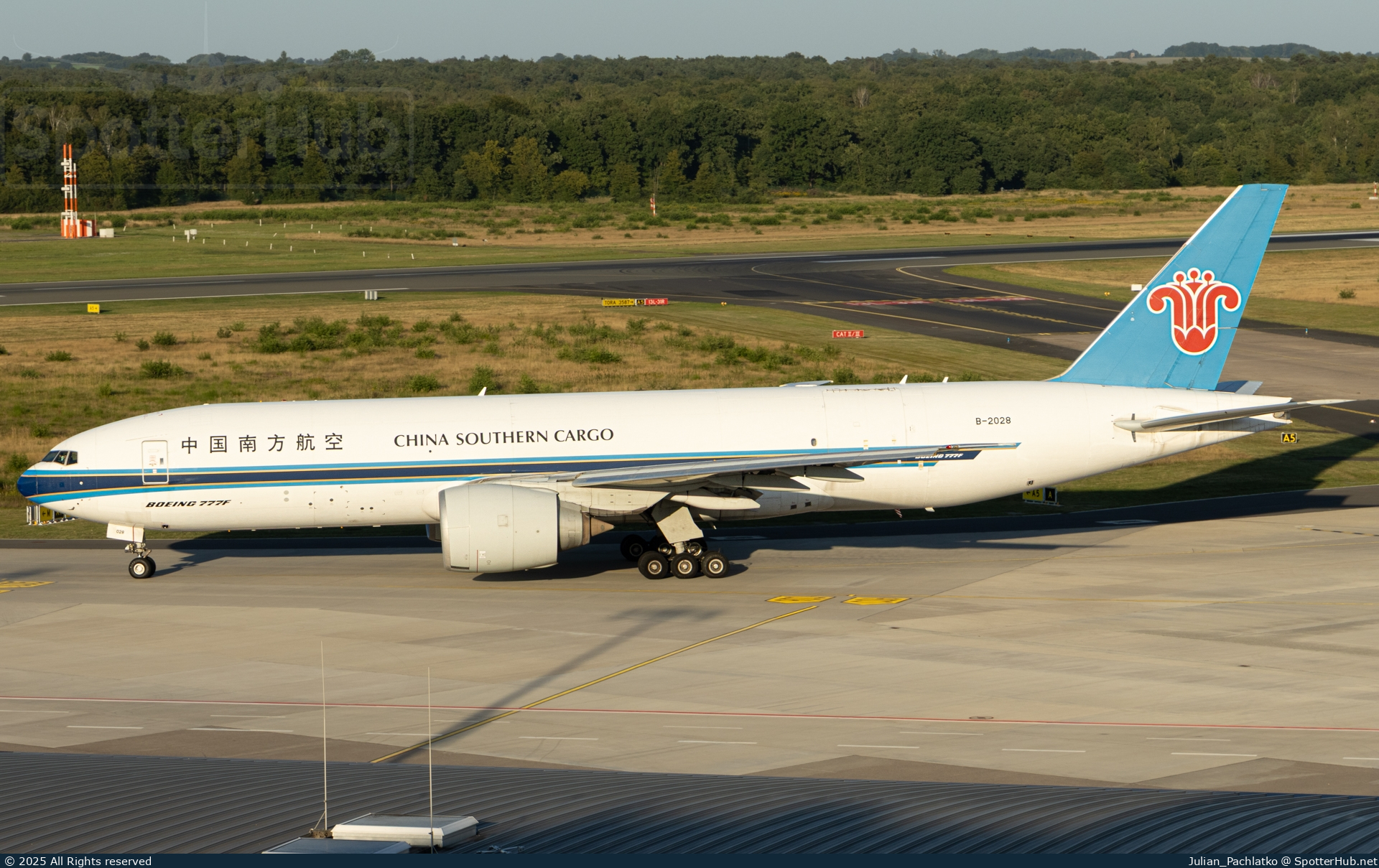Photo of B-2028 - Boeing 777-F1B operated by China Southern Cargo