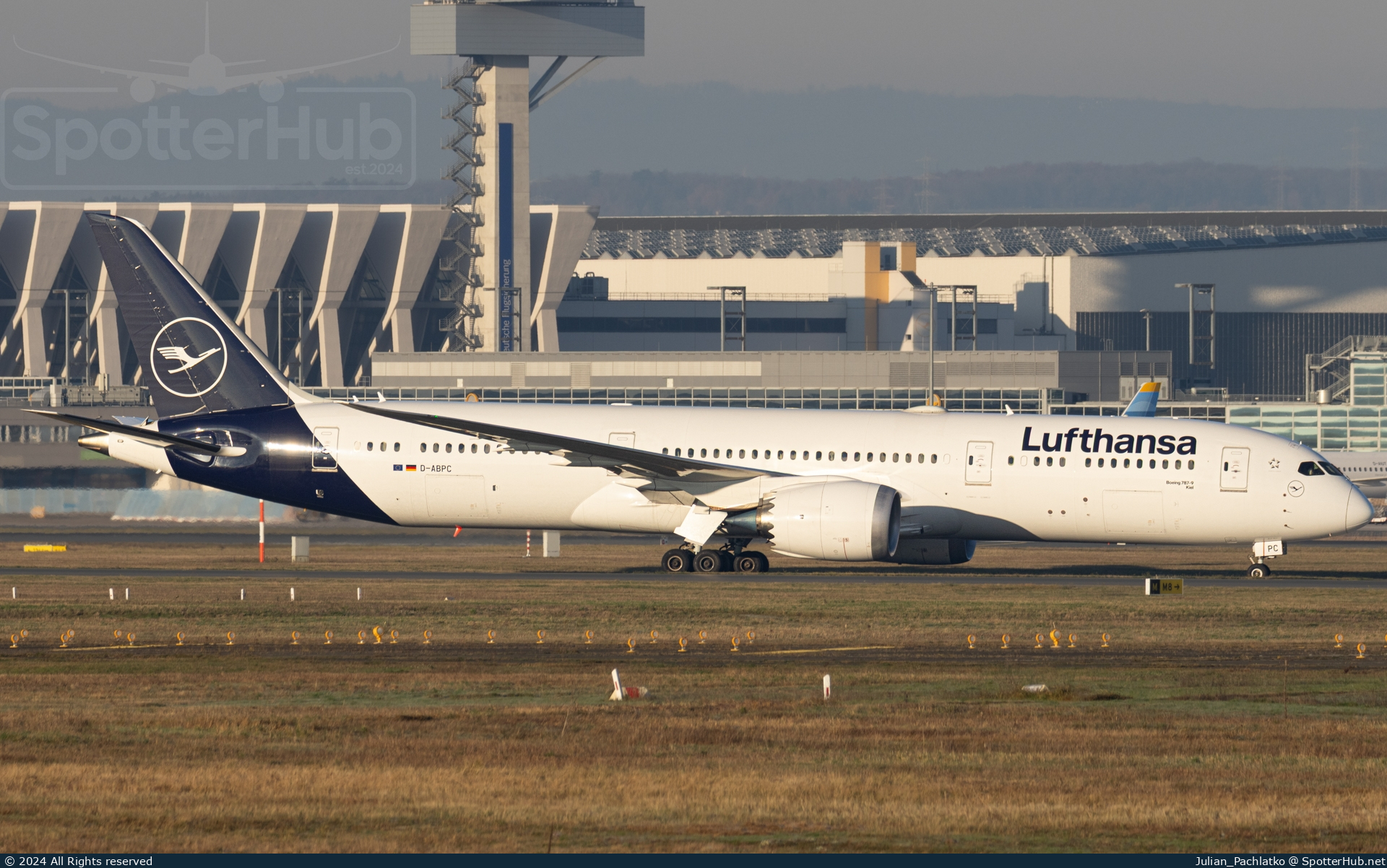 Photo of D-ABPC - Boeing 787-9 Dreamliner operated by Lufthansa
