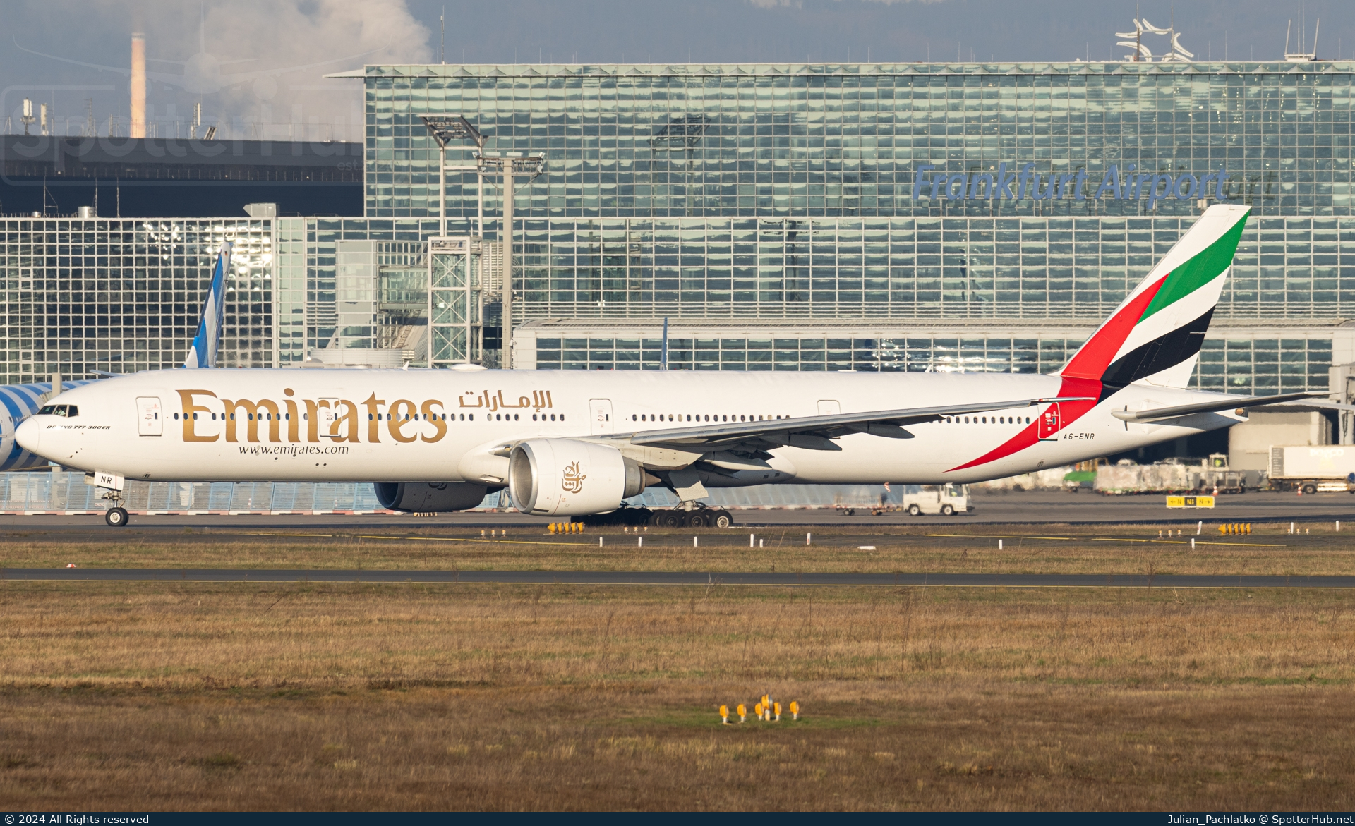 Photo of A6-ENR - Boeing 777-31H(ER) operated by Emirates