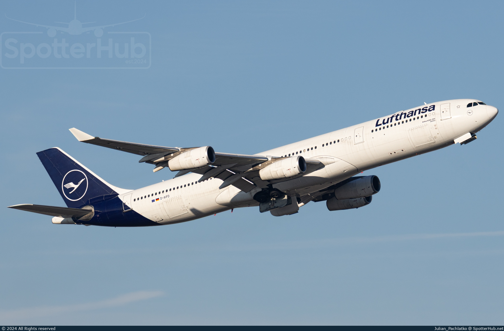 Photo of D-AIFD - Airbus A340-313 operated by Lufthansa
