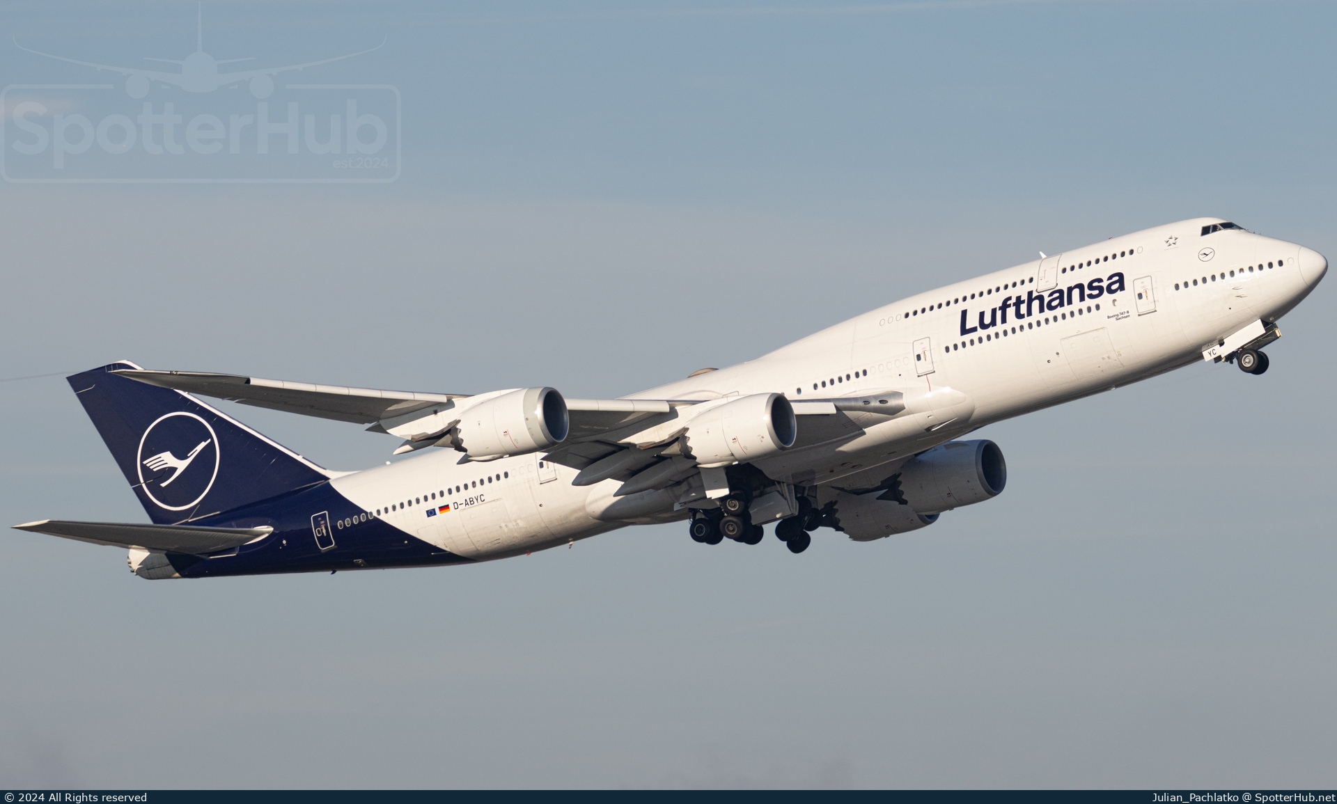 Photo of D-ABYC - Boeing 747-830 operated by Lufthansa
