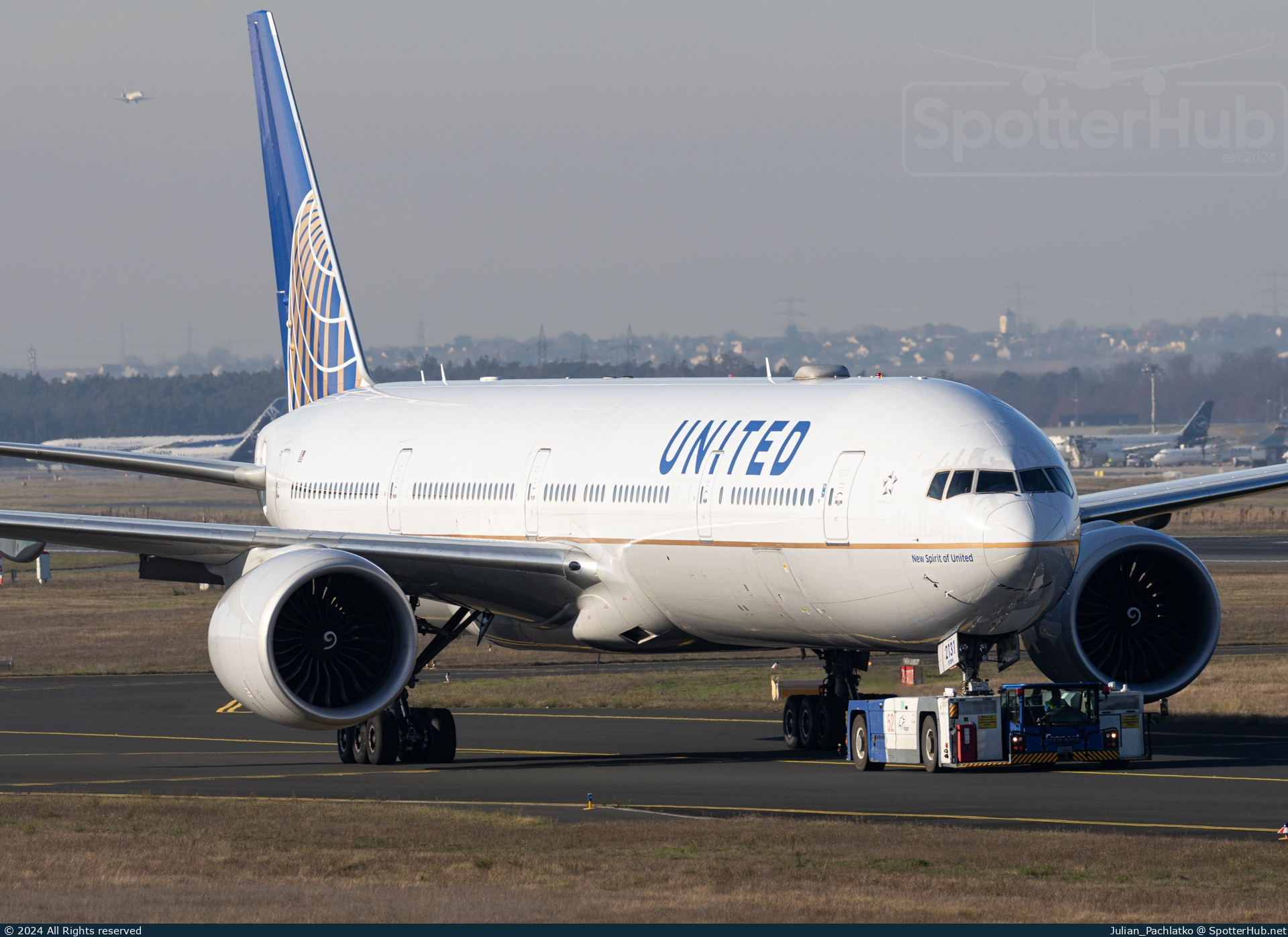 Photo of N2331U - Boeing 777-322(ER) operated by United Airlines