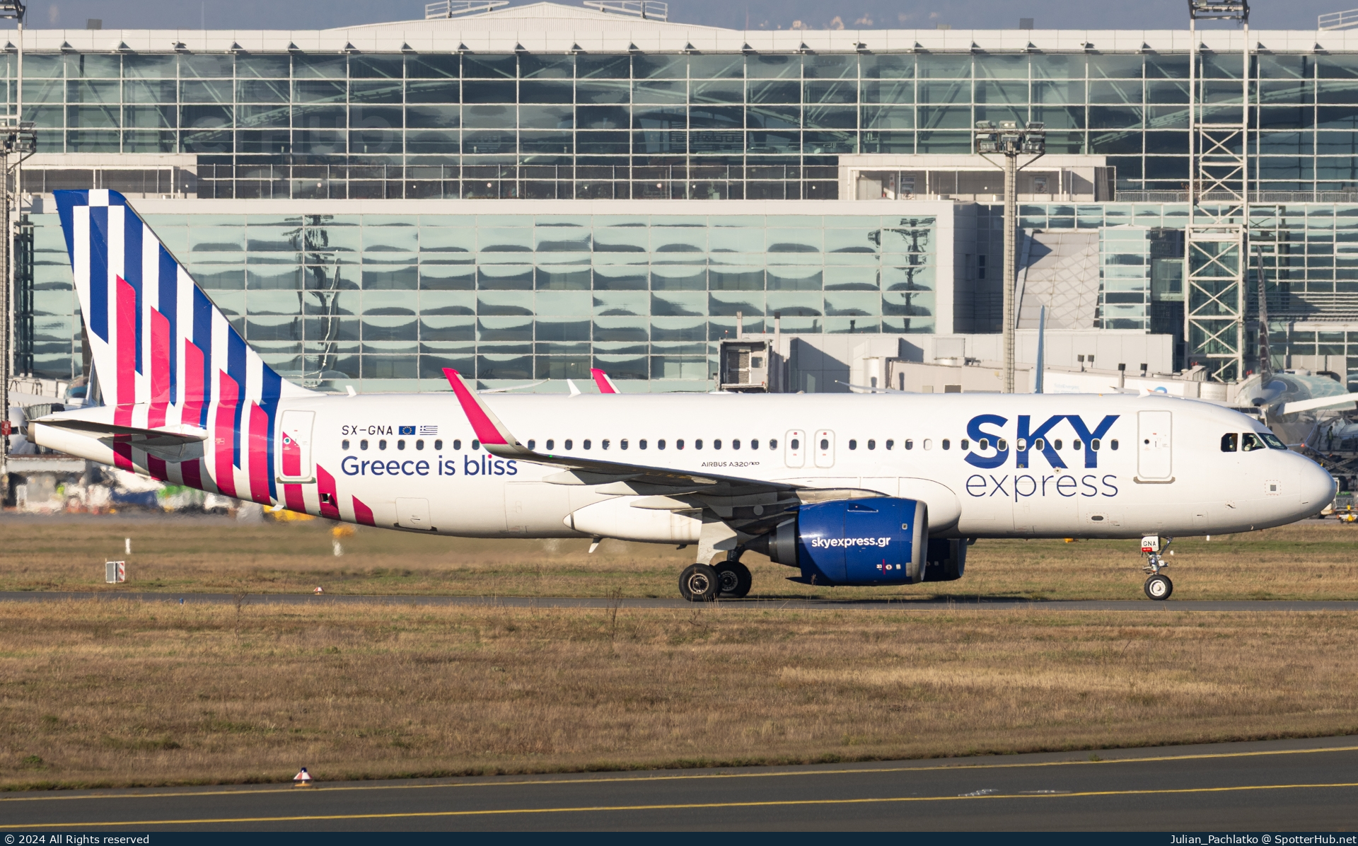 Photo of SX-GNA - Airbus A320-251N operated by Sky Express