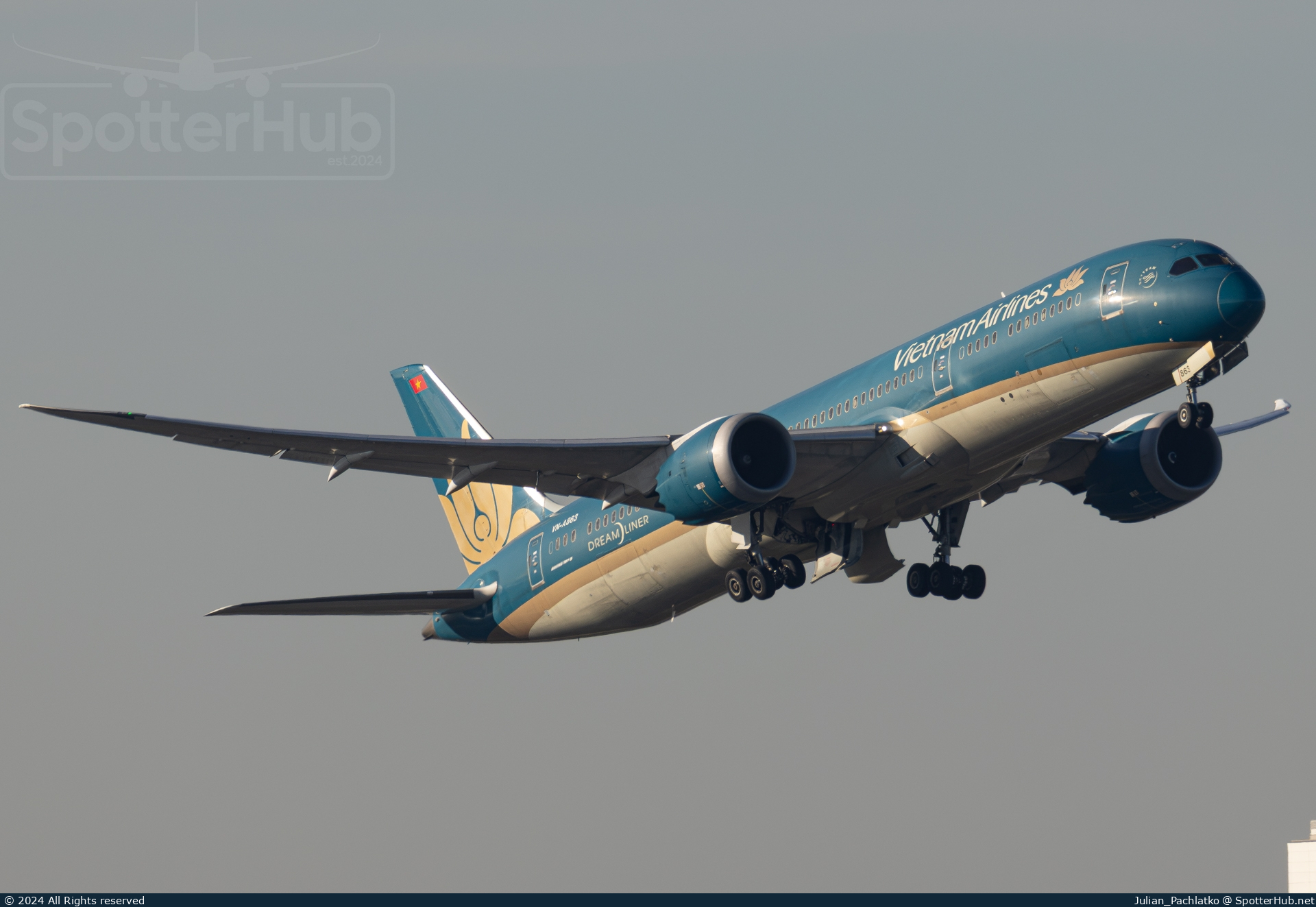 Photo of VN-A863 - Boeing 787-9 Dreamliner operated by Vietnam Airlines