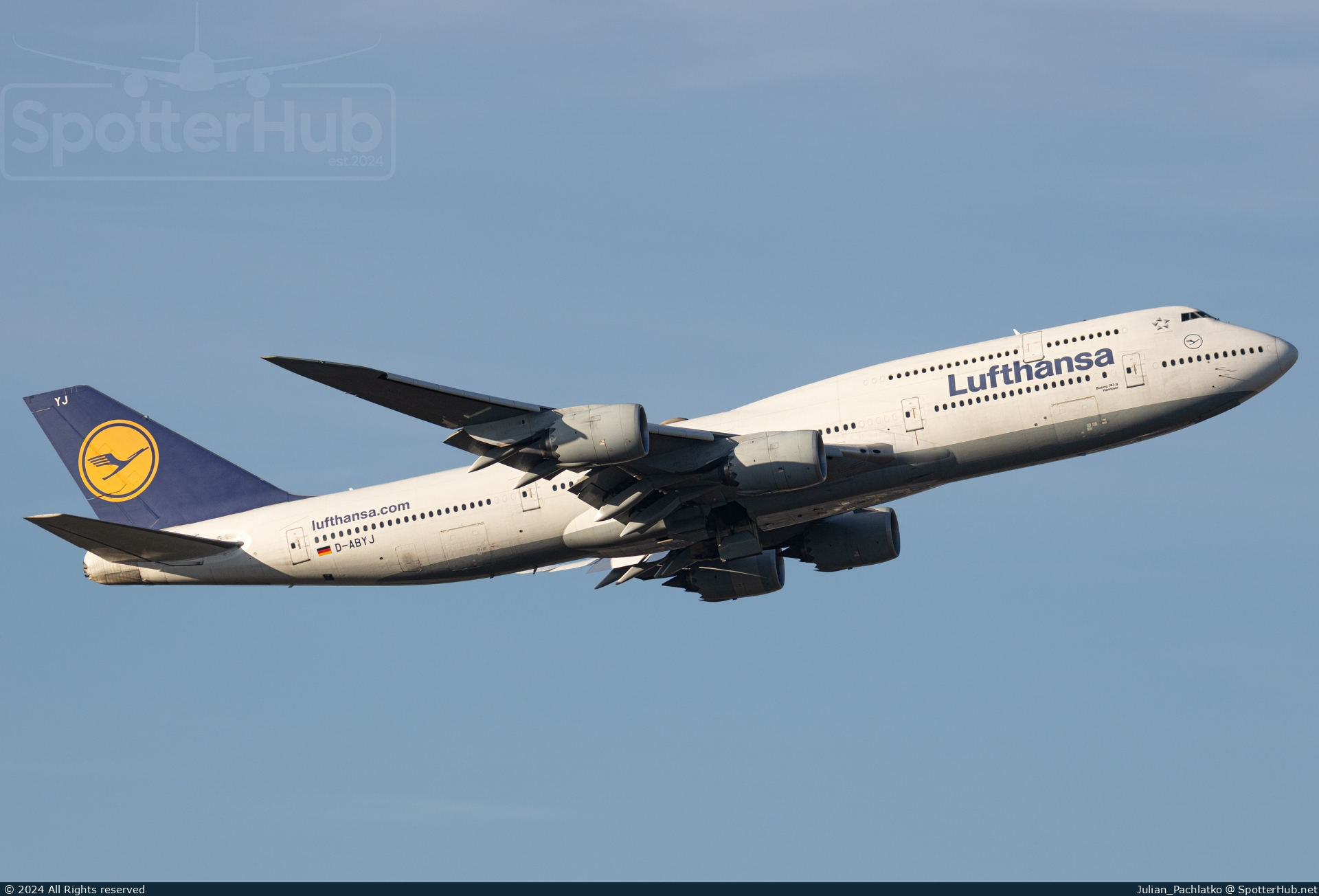 Photo of D-ABYJ - Boeing 747-830 operated by Lufthansa