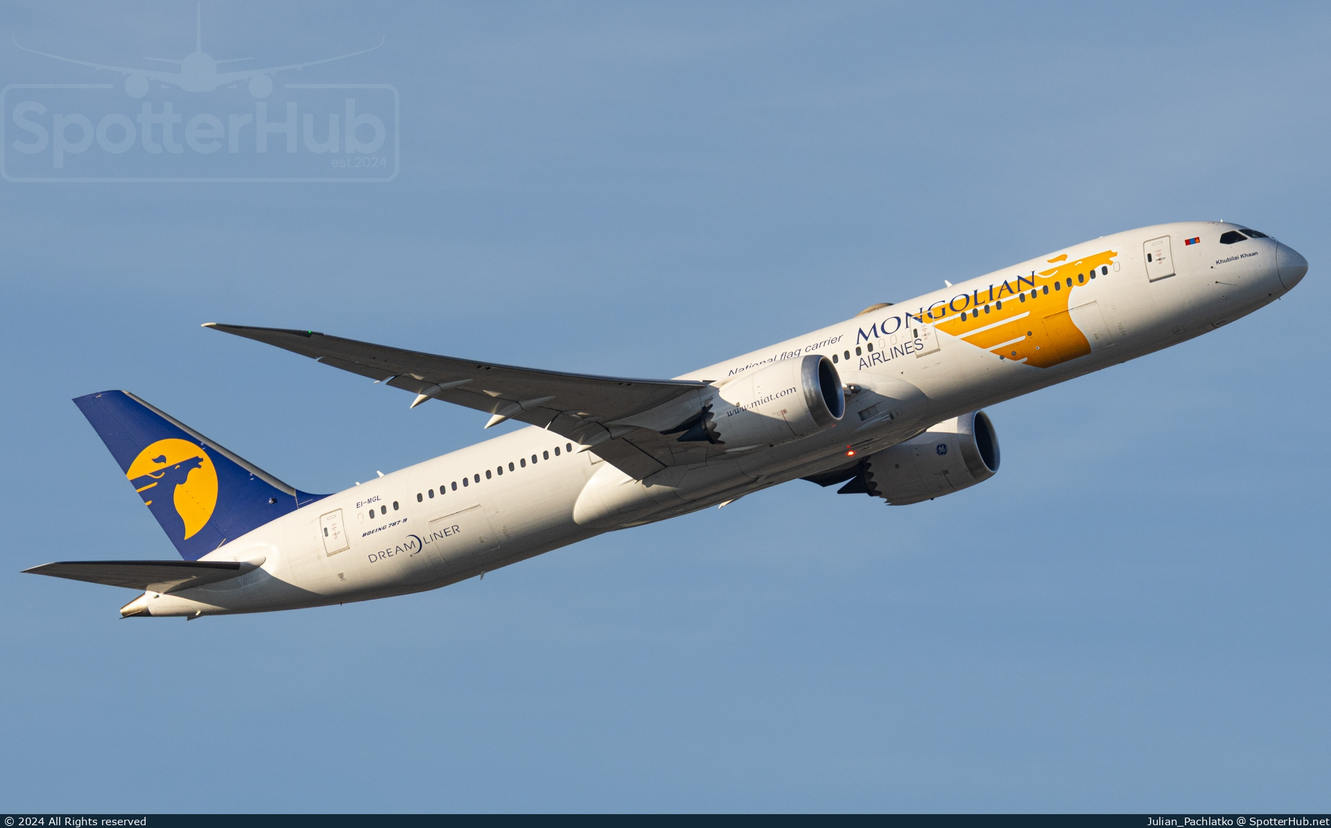 Photo of EI-MGL - Boeing 787-9 Dreamliner operated by MIAT Mongolian Airlines