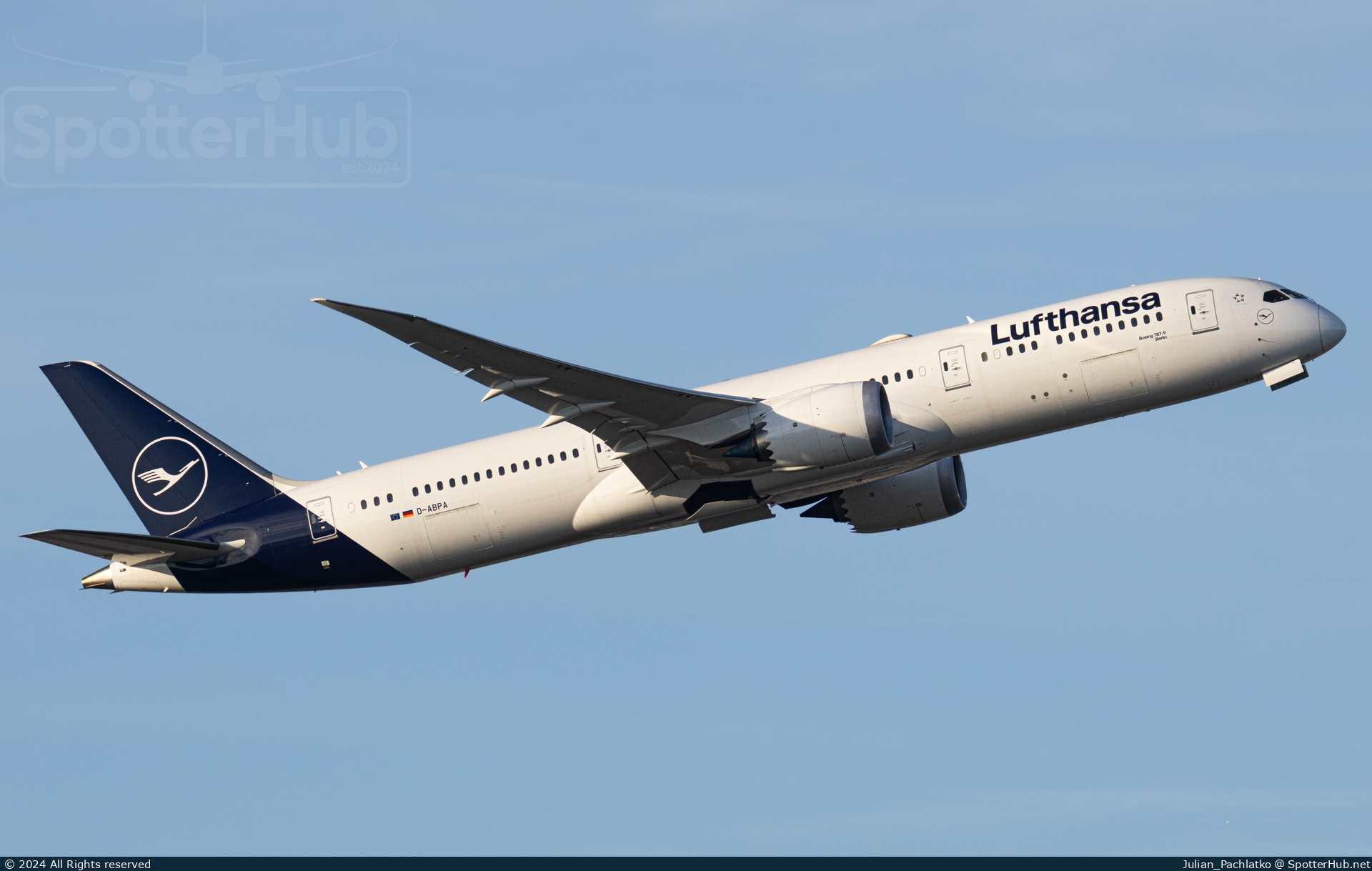 Photo of D-ABPA - Boeing 787-9 Dreamliner operated by Lufthansa