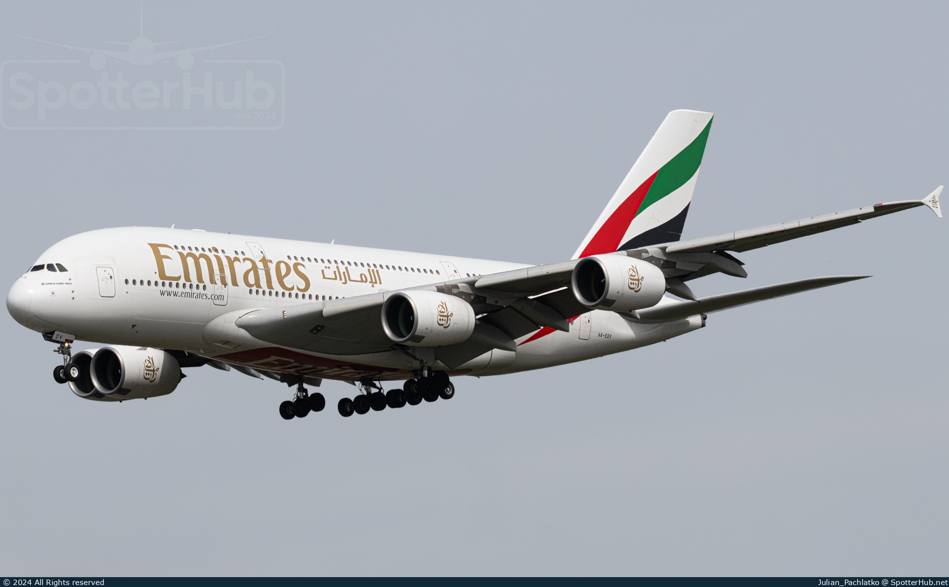 Photo of A6-EDV - Airbus A380-861 operated by Emirates