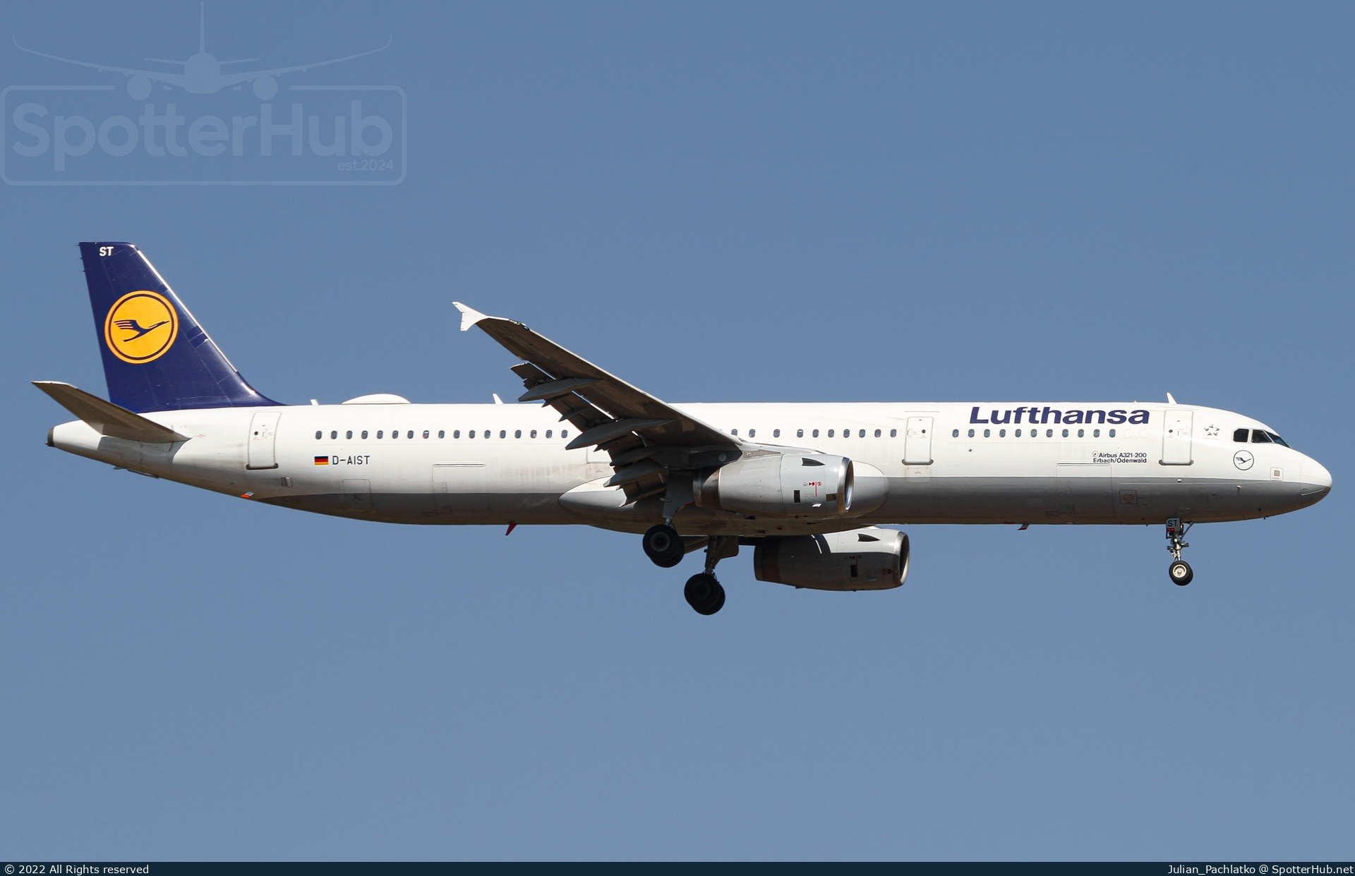 Photo of D-AIST - Airbus A321-231 operated by Lufthansa