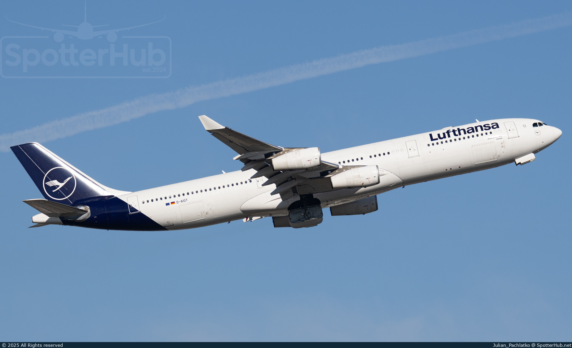 Photo of D-AIGT - Airbus A340-313 operated by Lufthansa