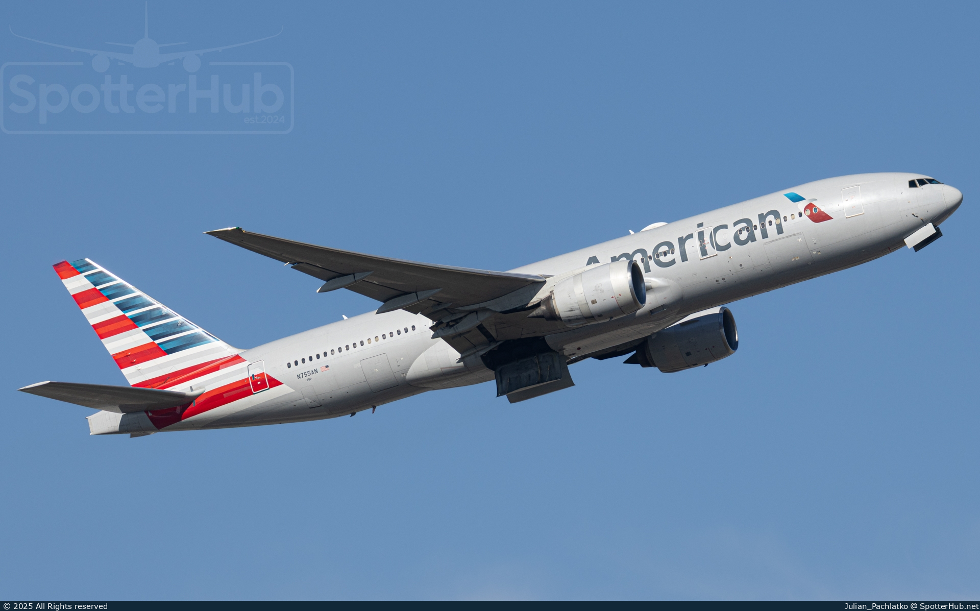 Photo of N755AN - Boeing 777-223(ER) operated by American Airlines