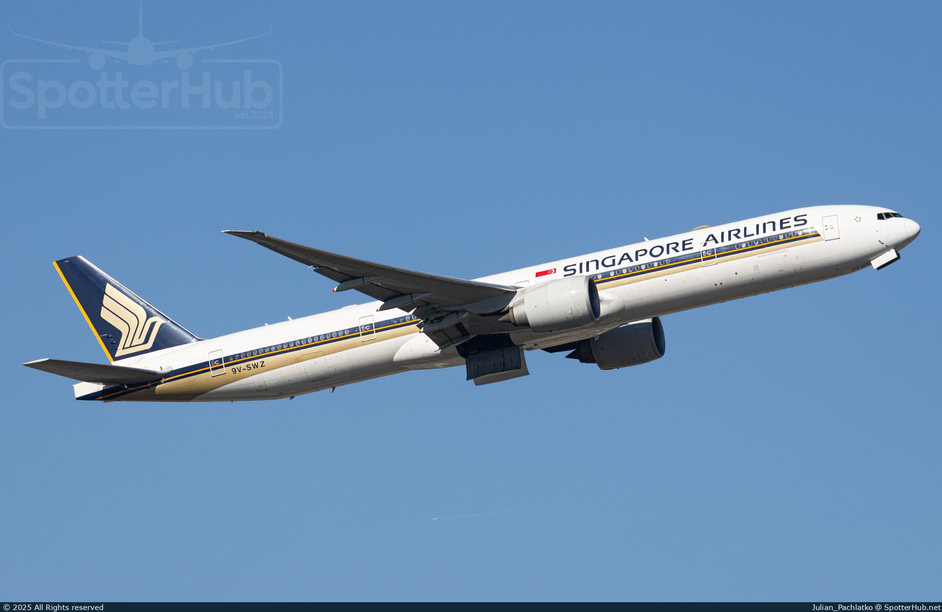 Photo of 9V-SWZ - Boeing 777-312(ER) operated by Singapore Airlines