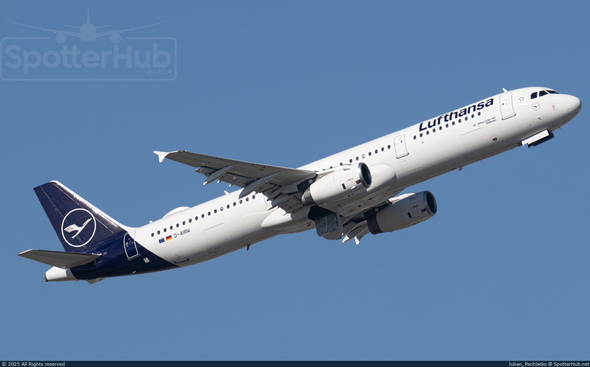 Photo of D-AIRW - Airbus A321-131 operated by Lufthansa