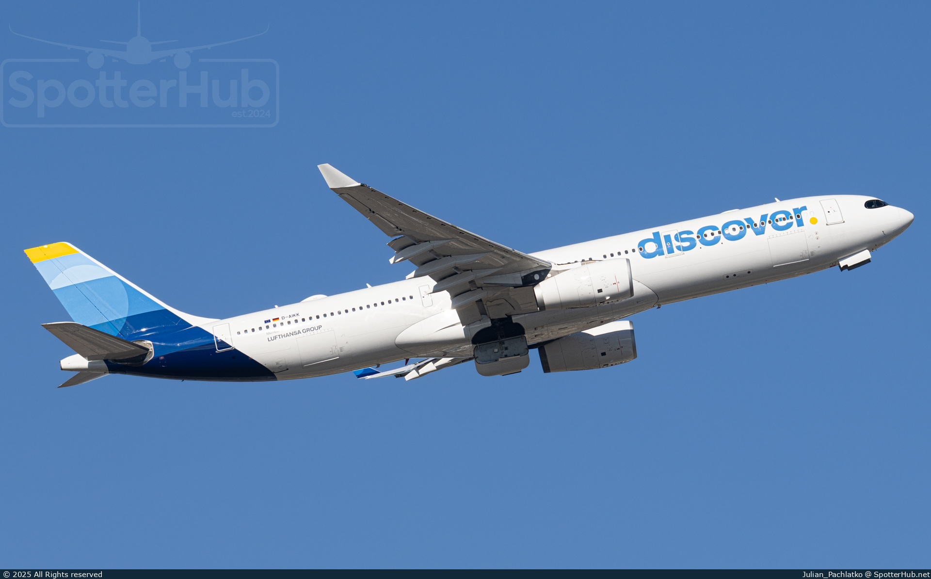 Photo of D-AIKK - Airbus A330-343 operated by Discover Airlines