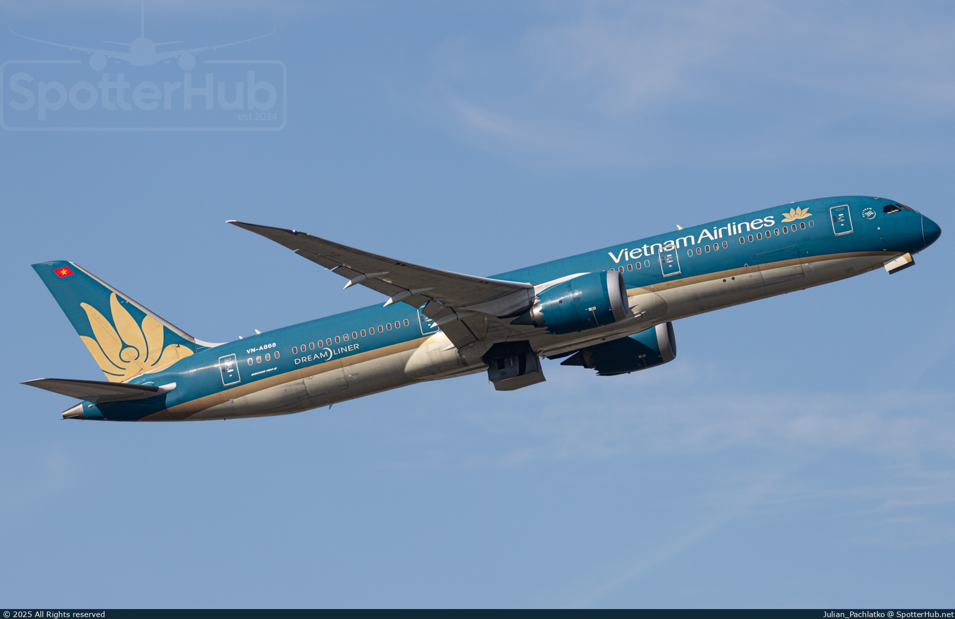 Photo of VN-A868 - Boeing 787-9 Dreamliner operated by Vietnam Airlines