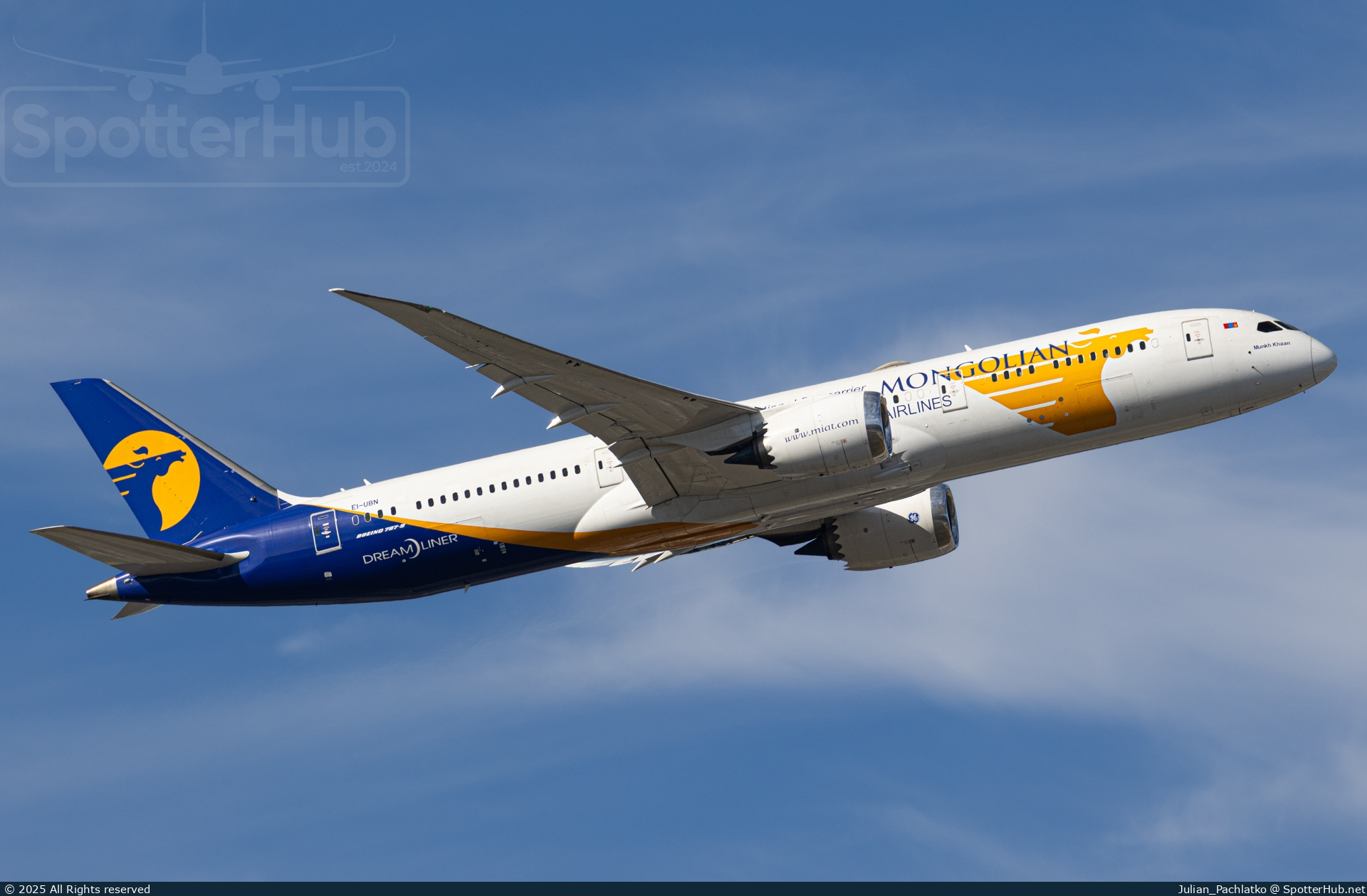Photo of EI-UBN - Boeing 787-9 Dreamliner operated by MIAT Mongolian Airlines