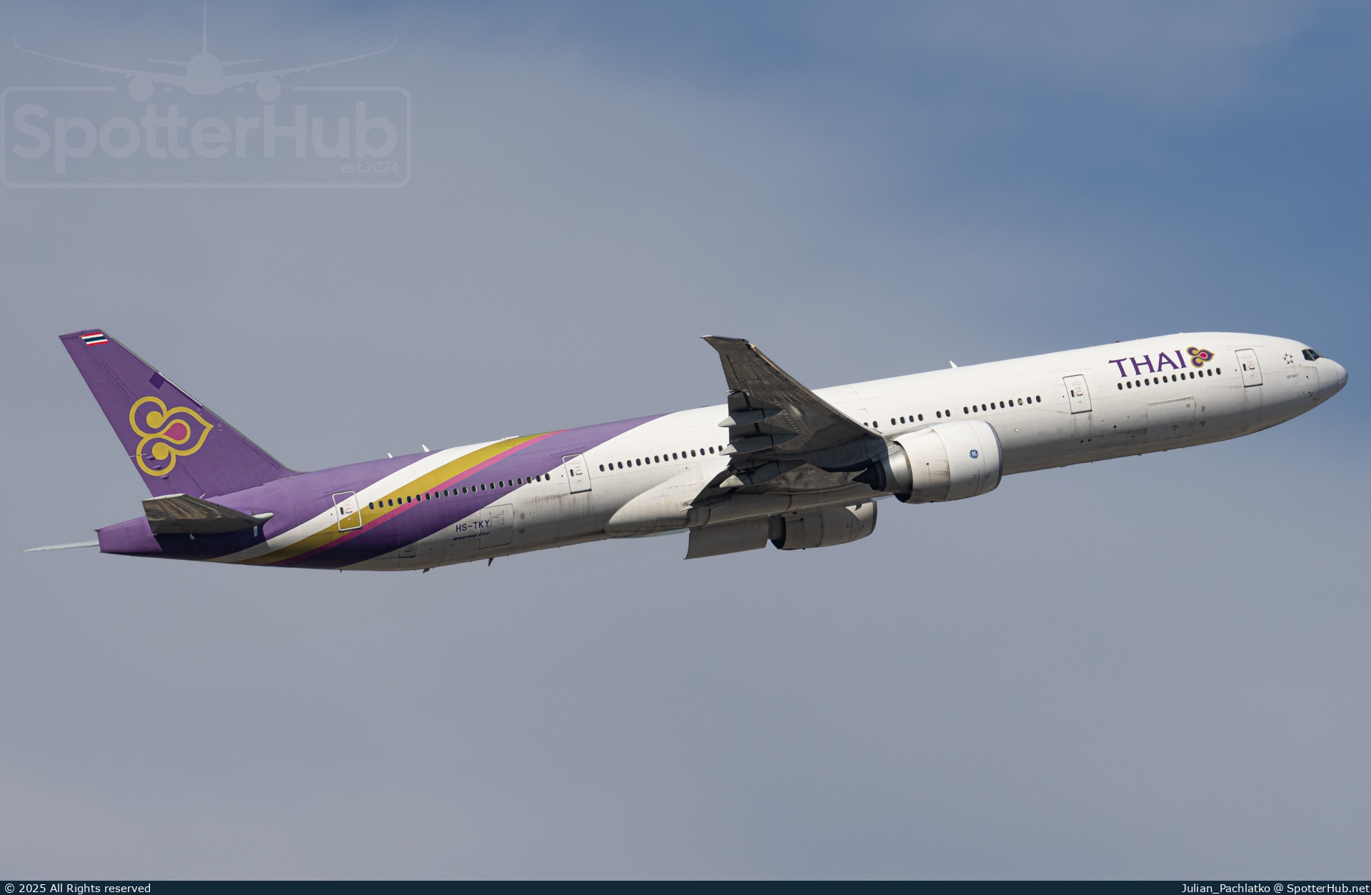 Photo of HS-TKY - Boeing 777-3D7(ER) operated by Thai Airways International