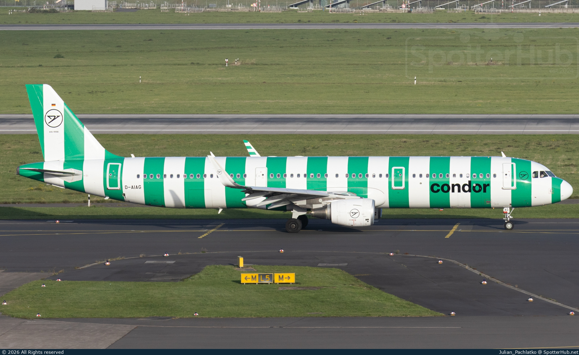 Photo of D-AIAG - Airbus A321-211 operated by Condor