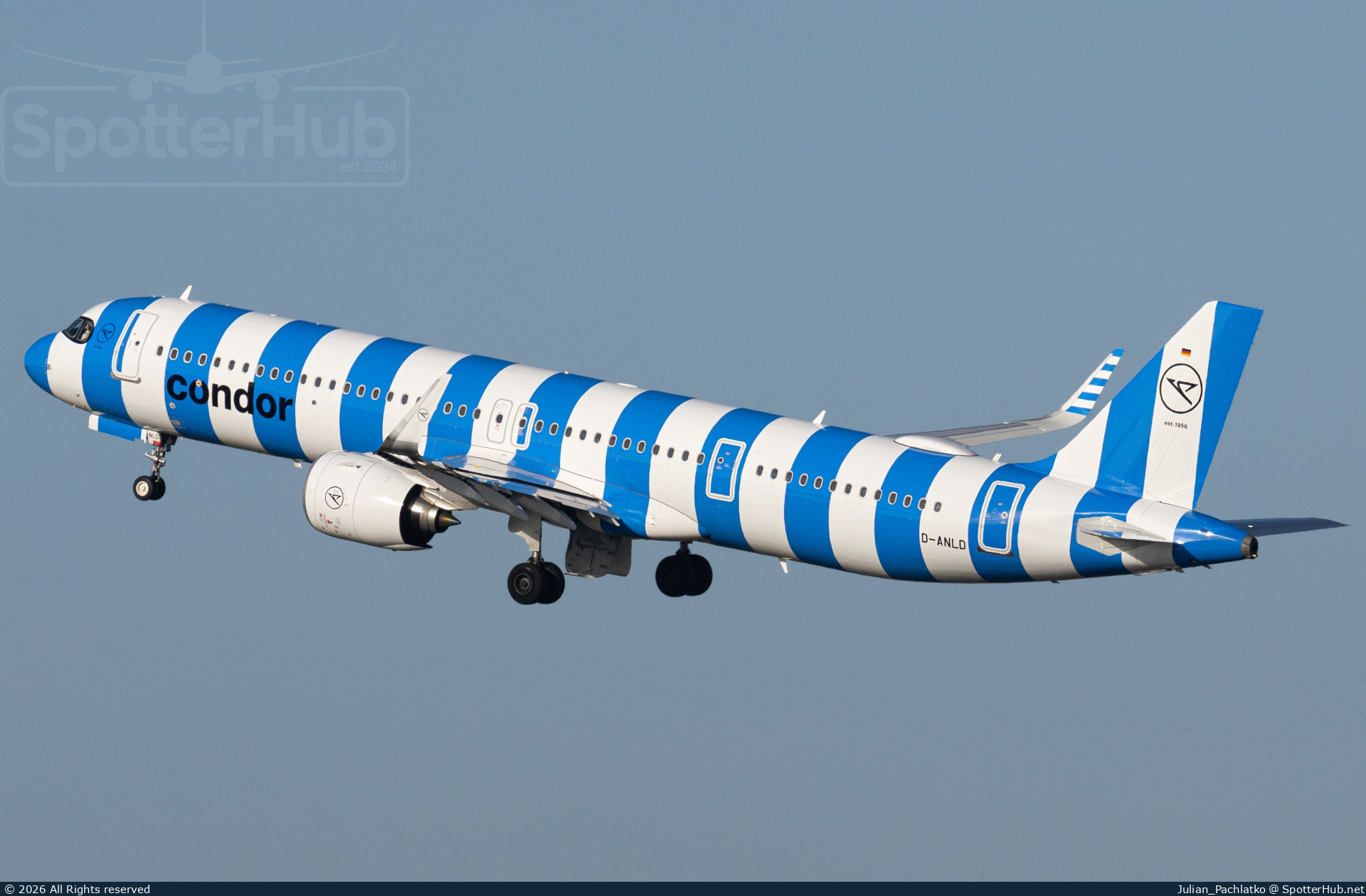Photo of D-ANLD - Airbus A321-271NX operated by Condor