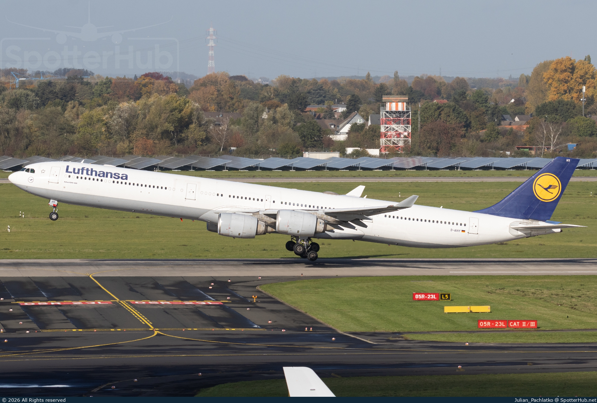 Photo of D-AIHY - Airbus A340-642 operated by Lufthansa