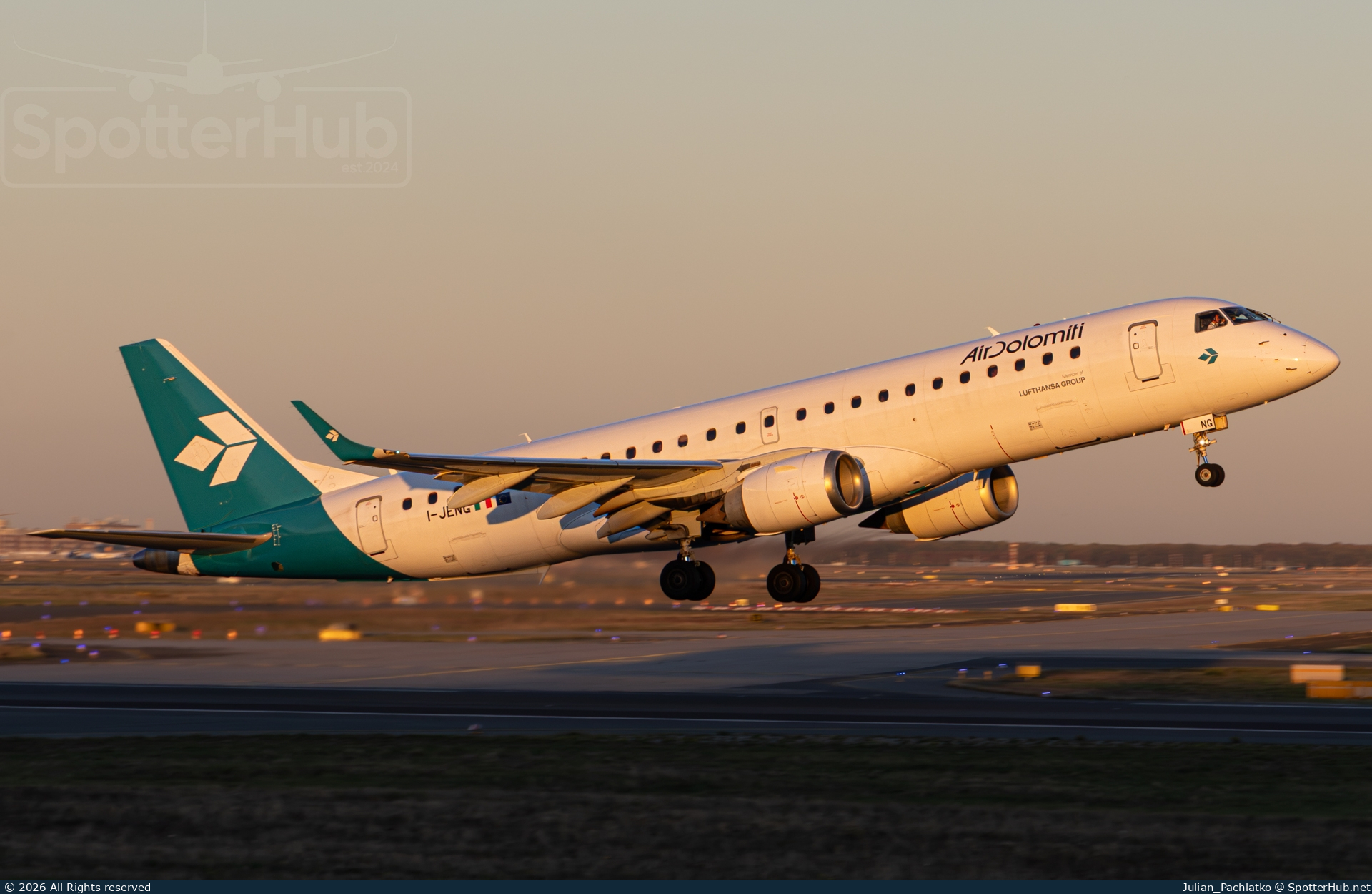 Photo of I-JENG - Embraer ERJ-190LR operated by Air Dolomiti