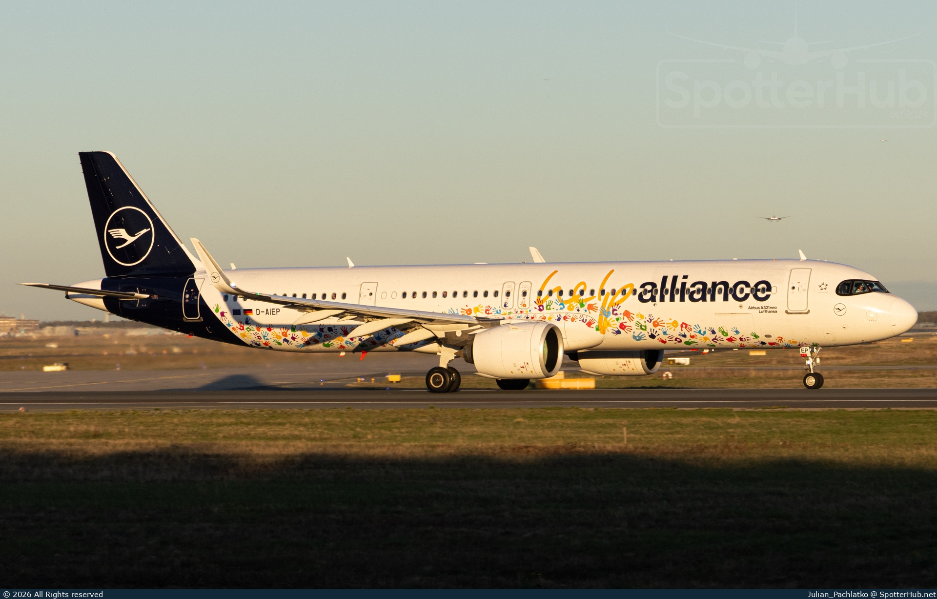 Photo of D-AIEP - Airbus A321-271NX operated by Lufthansa