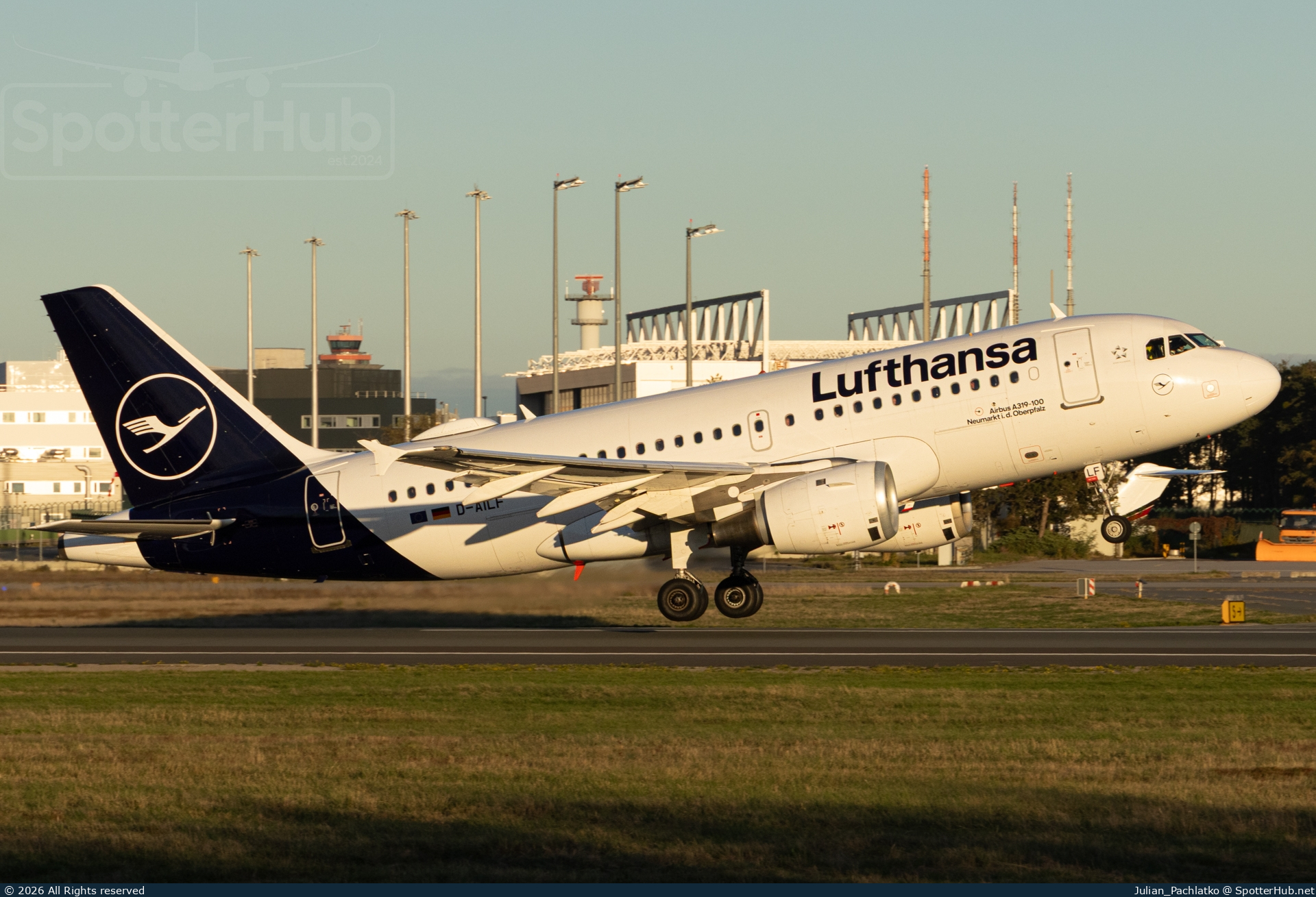 Photo of D-AILF - Airbus A319-114 operated by Lufthansa