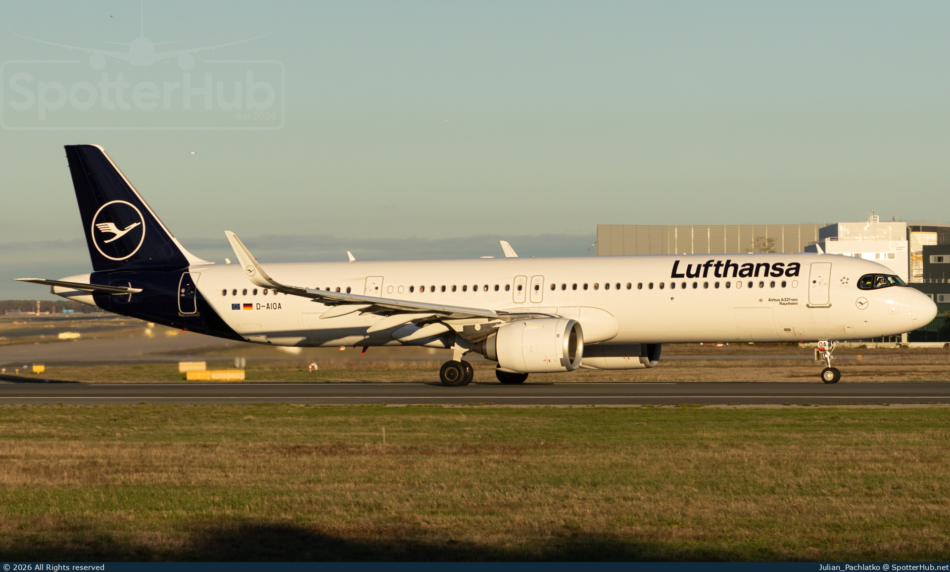 Photo of D-AIOA - Airbus A321-251NX operated by Lufthansa